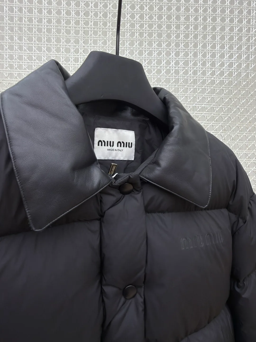 Куртки И Пуховики Женские Miu Miu 18612880