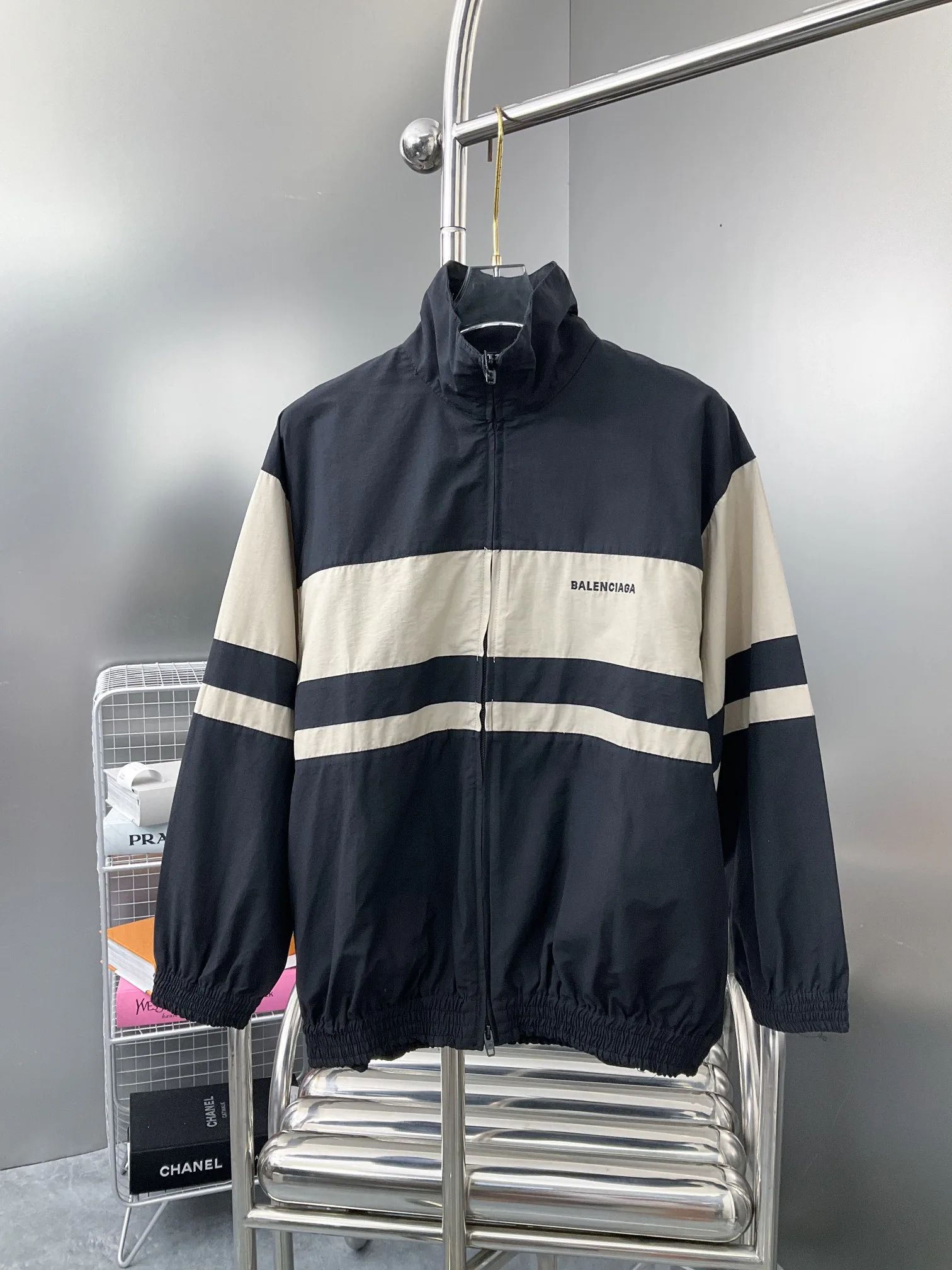 Куртки Женские Balenciaga Куртки Женские Balenciaga