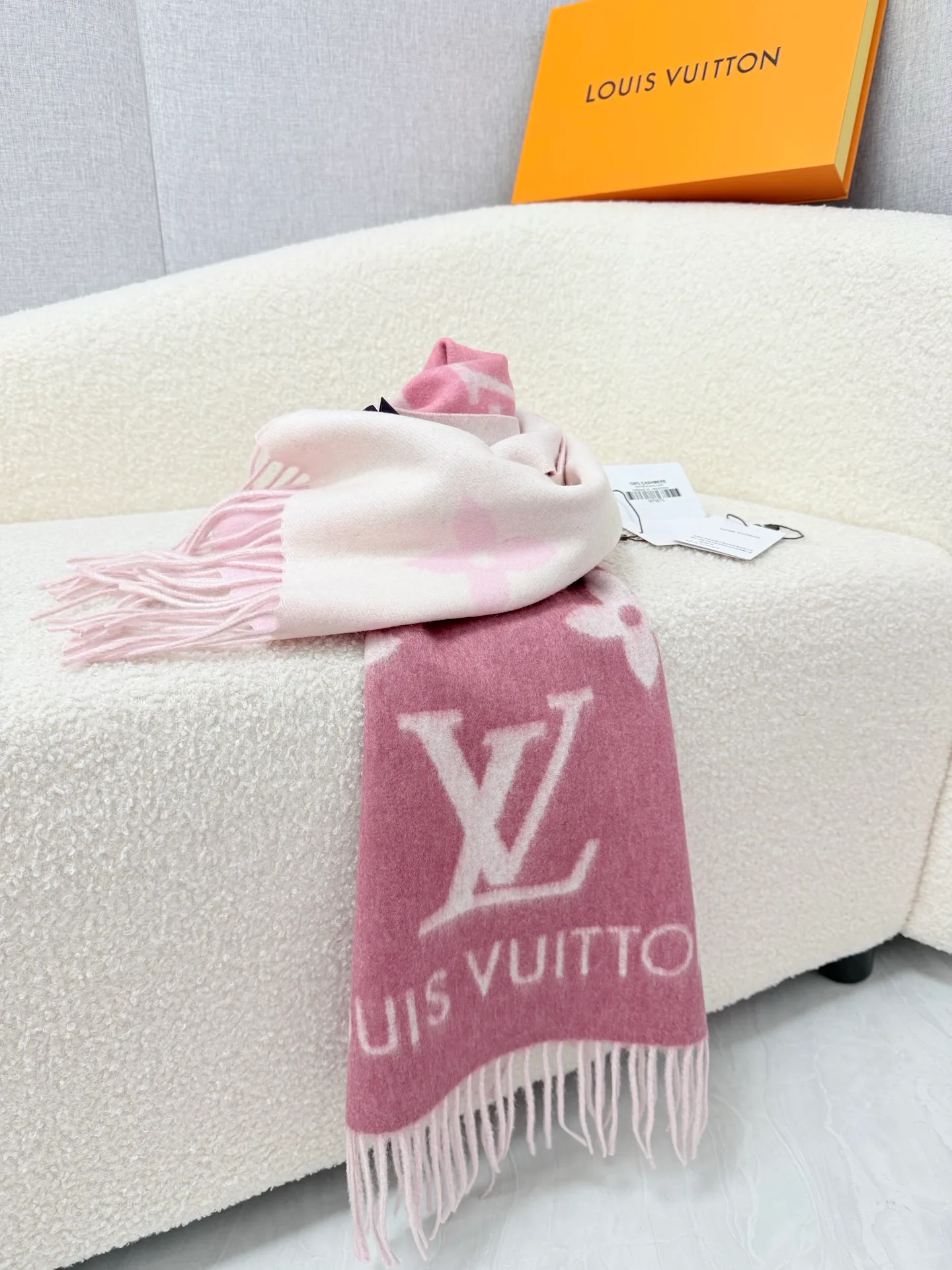 Шарфы Louis Vuitton 18322328