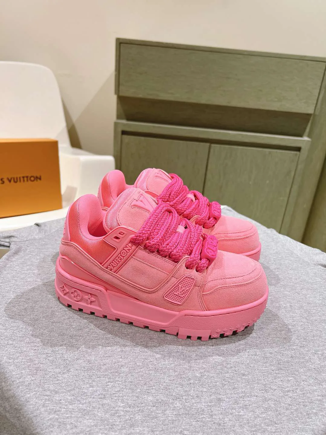 Кроссовки Женские Louis Vuitton 13056