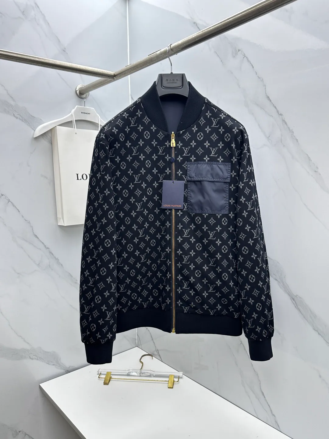 Куртки И Пуховики Мужские Louis Vuitton 18246851