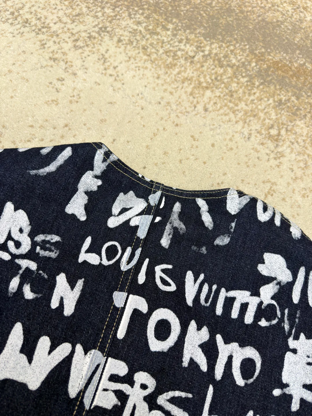 Куртки И Пуховики Мужские Louis Vuitton 1566565