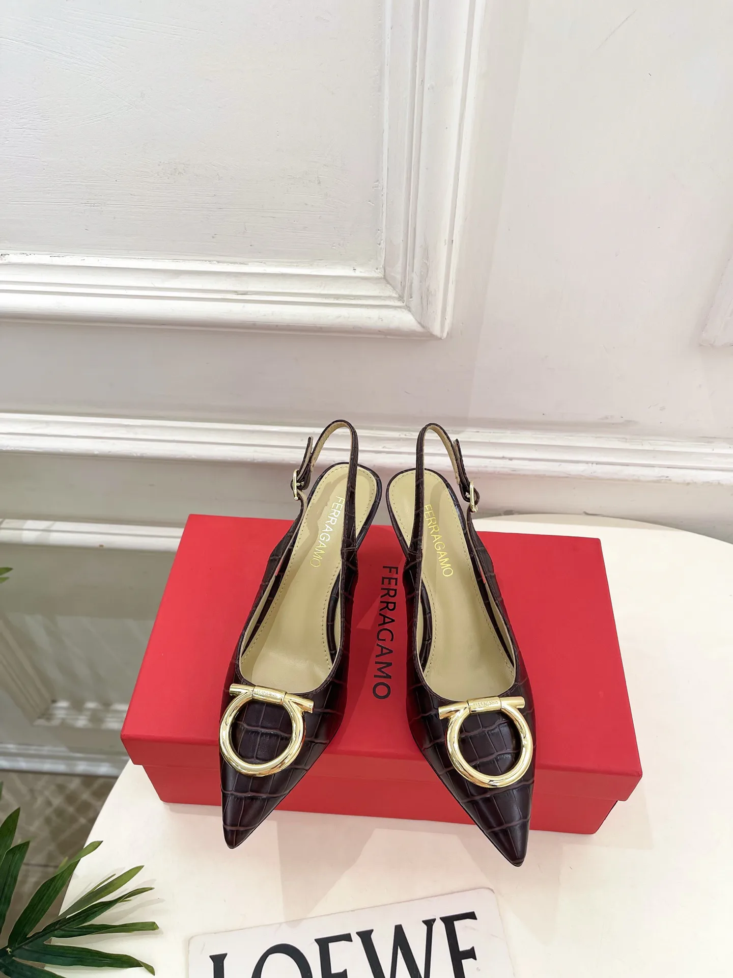 Босоножки Женские Salvatore Ferragamo 11479933