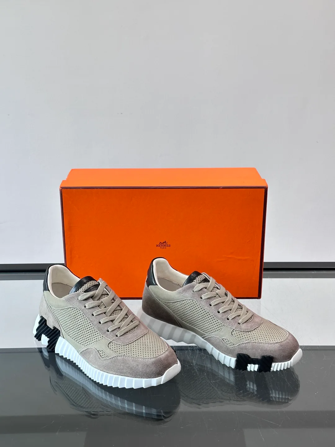 Кроссовки Женские Hermes 17439909