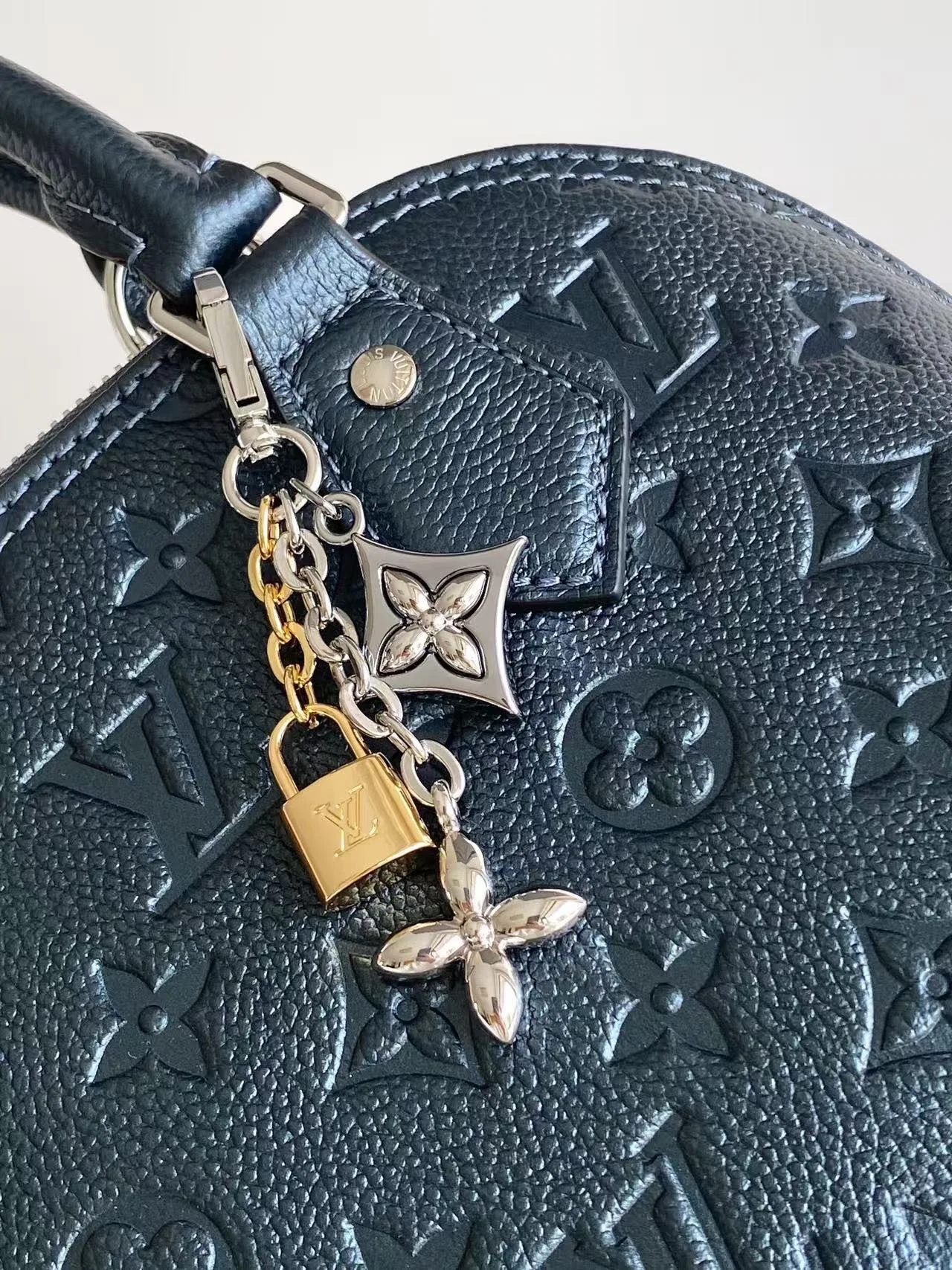 Классические Сумки Женские Louis Vuitton 13133130