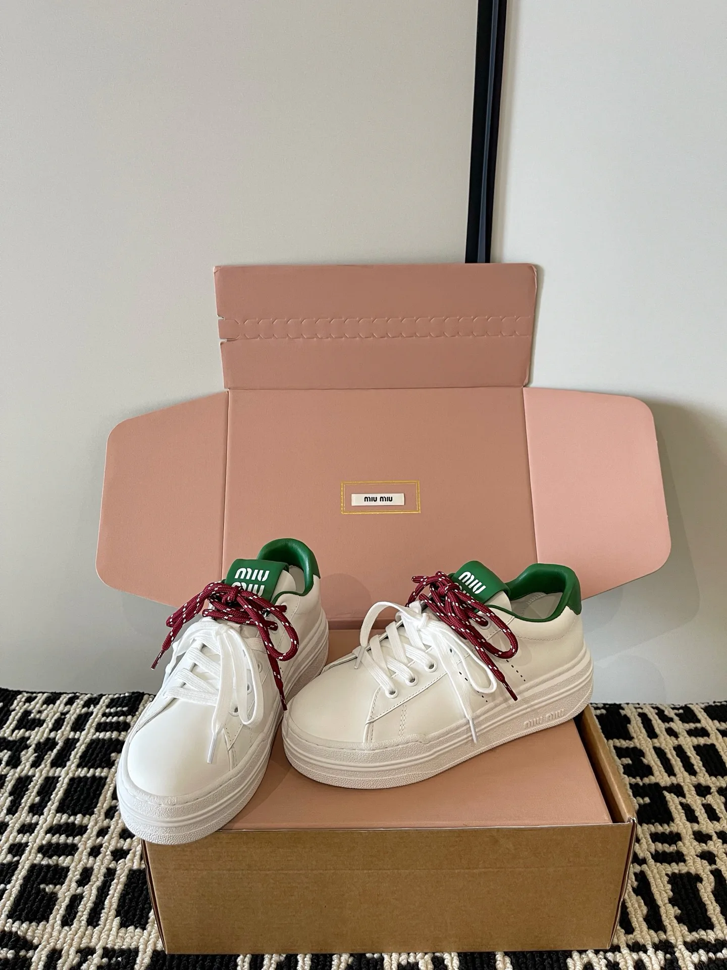 Кроссовки Женские Miu Miu 18234987