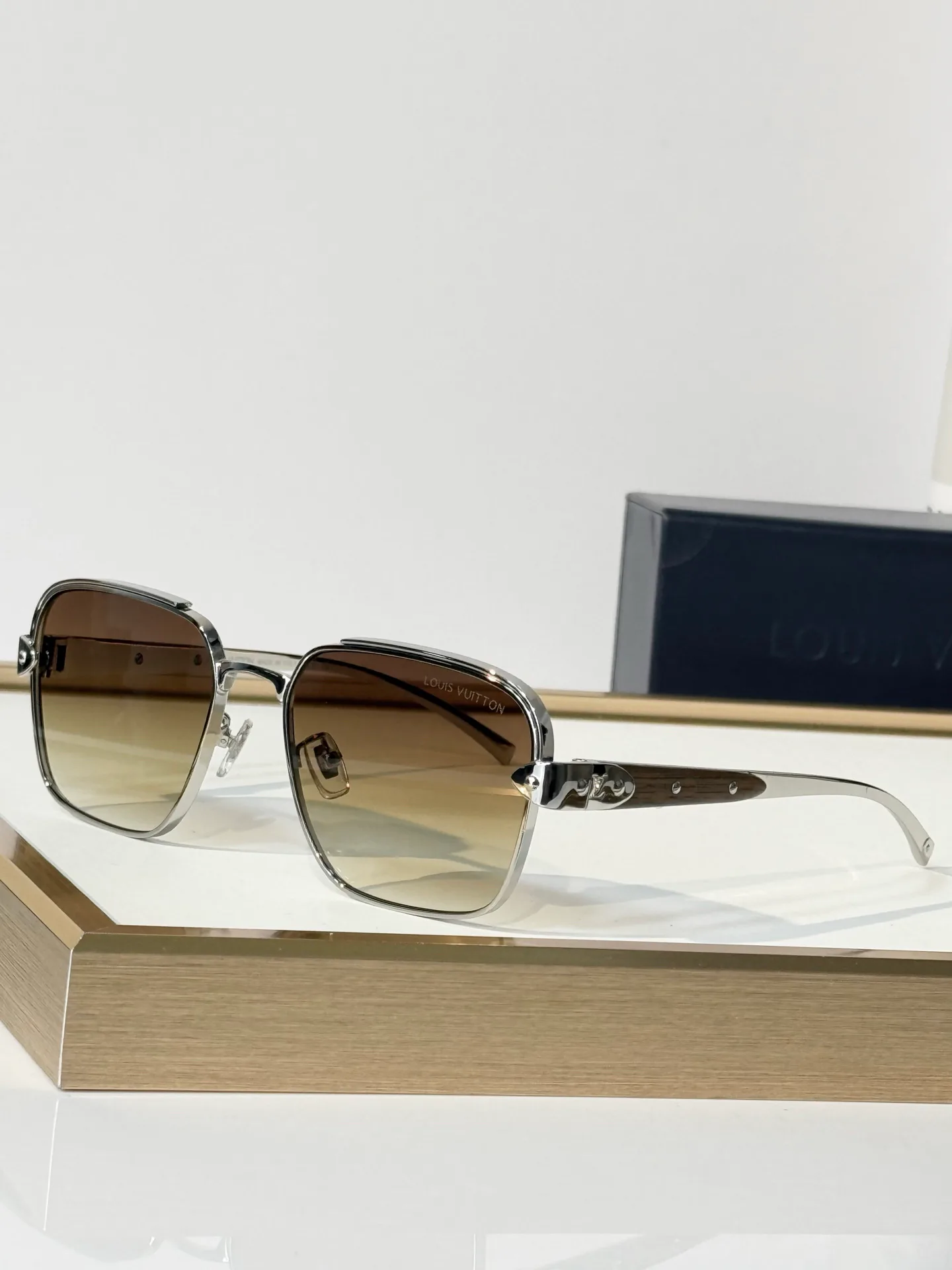 Очки Louis Vuitton 18453222