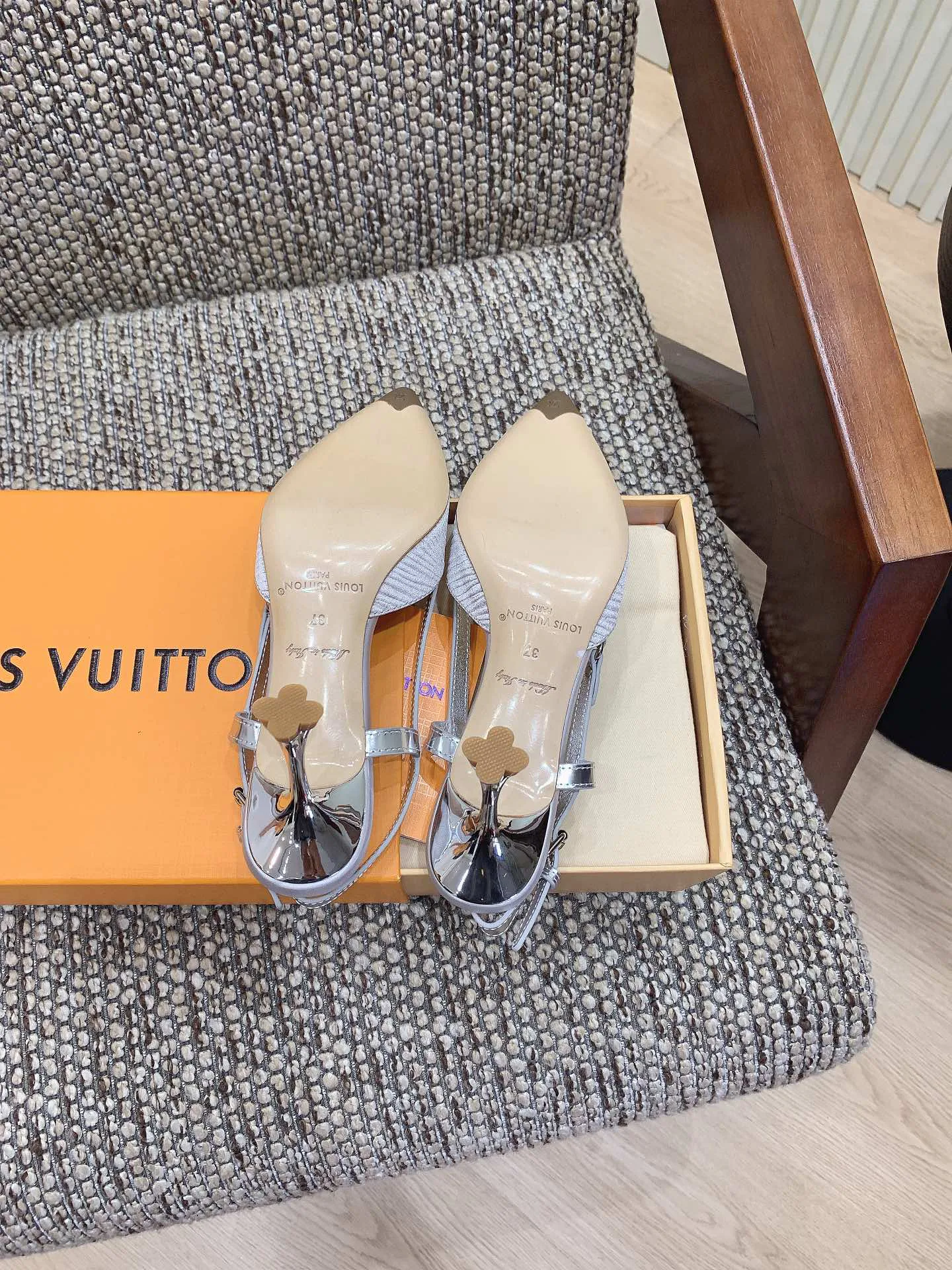 Туфли Женские Louis Vuitton 1834489