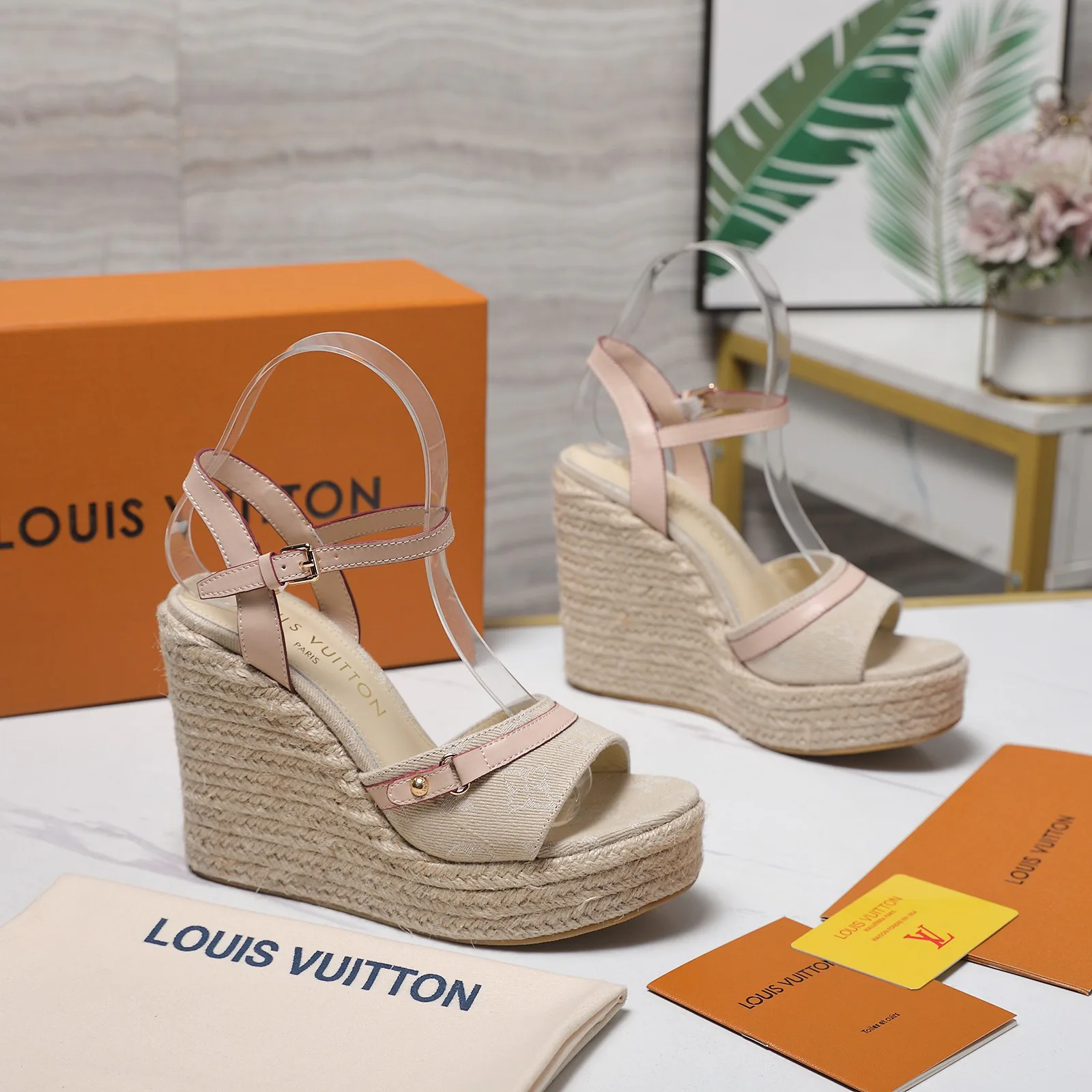 Босоножки Женские Louis Vuitton 13542434