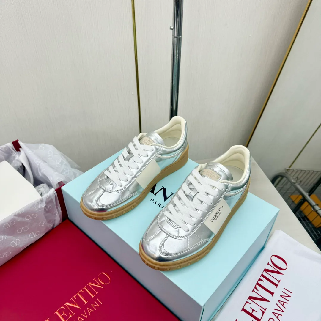 Кроссовки Женские Valentino 17955028