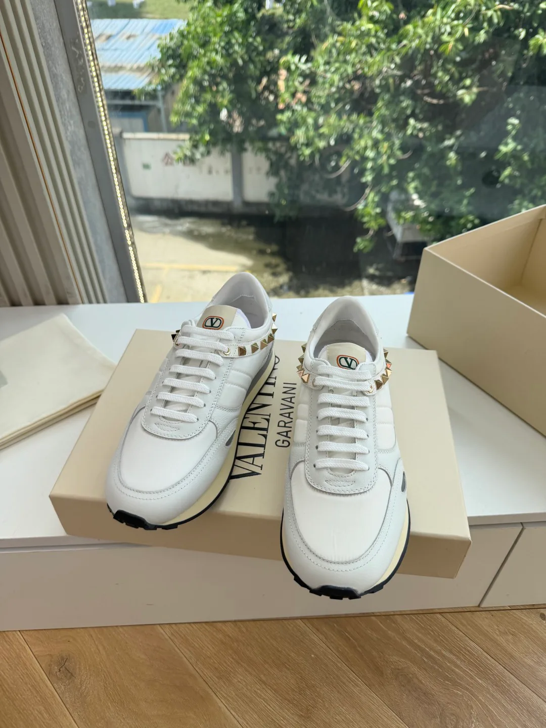Кроссовки Женские Valentino 18053447
