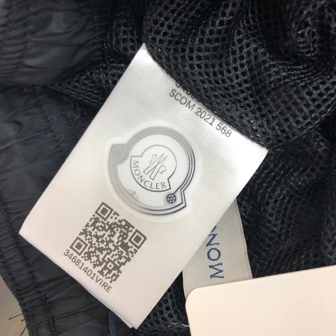 Шорты Мужские Moncler 11239100