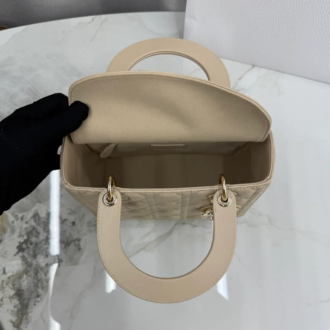 Классические Сумки Женские Christian Dior 12622360