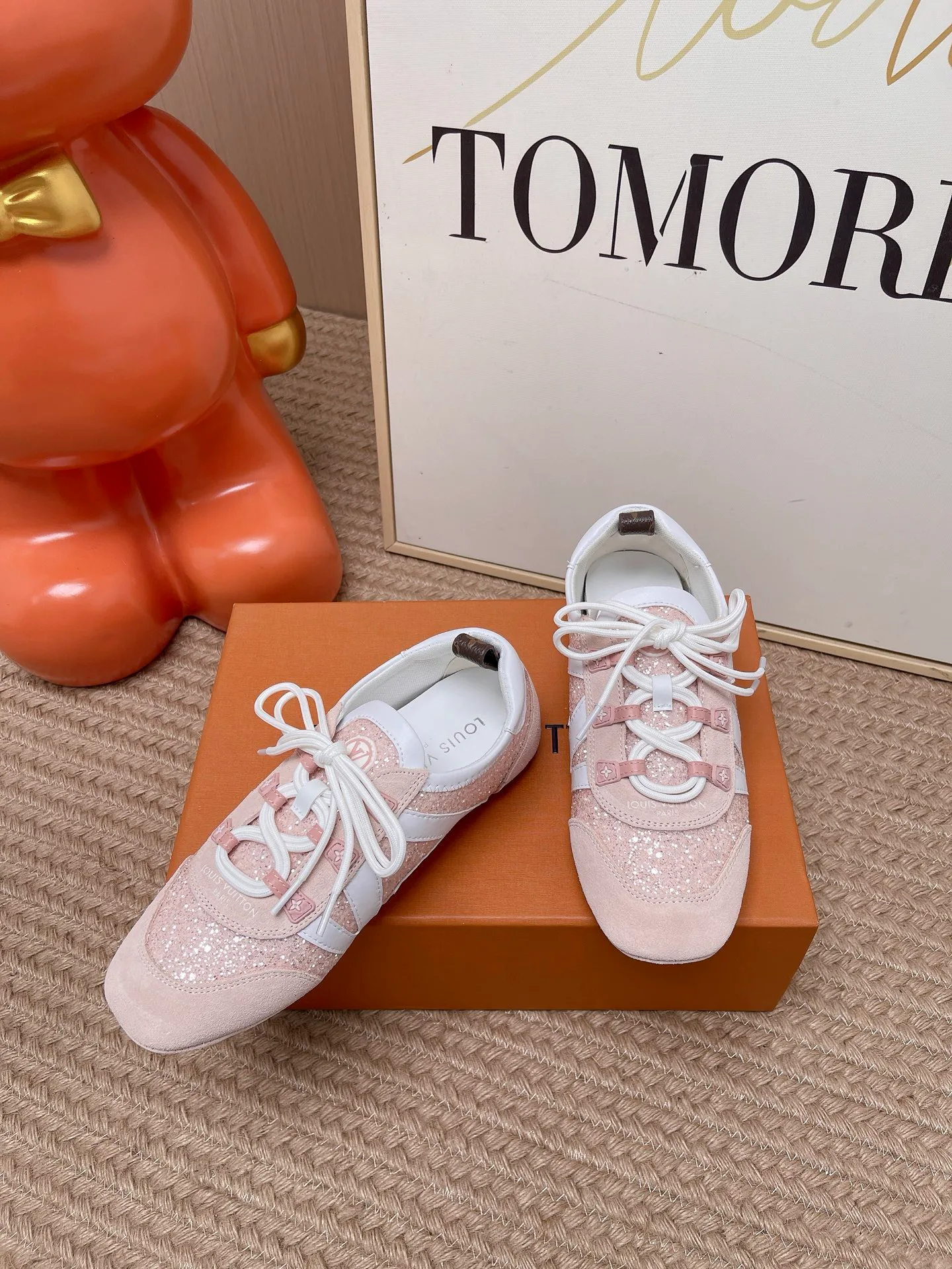 Кроссовки Женские Louis Vuitton 17571639