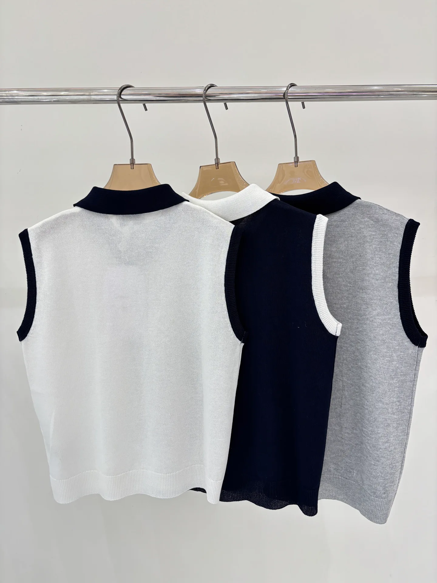 Жилеты Женские Chanel 13181995