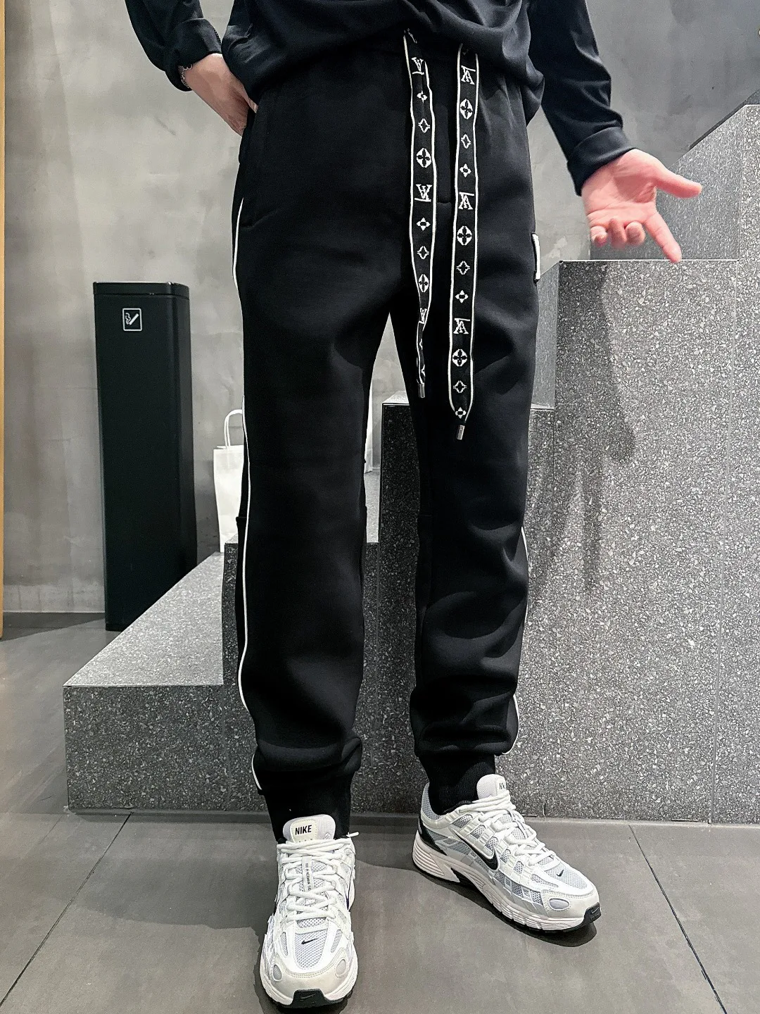 Брюки Мужские Louis Vuitton 1785952
