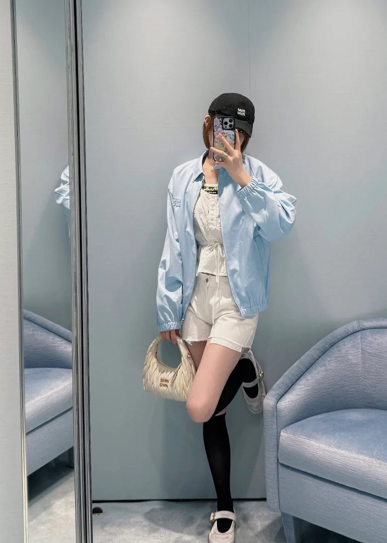 Куртки И Пуховики Женские Miu Miu 17606581