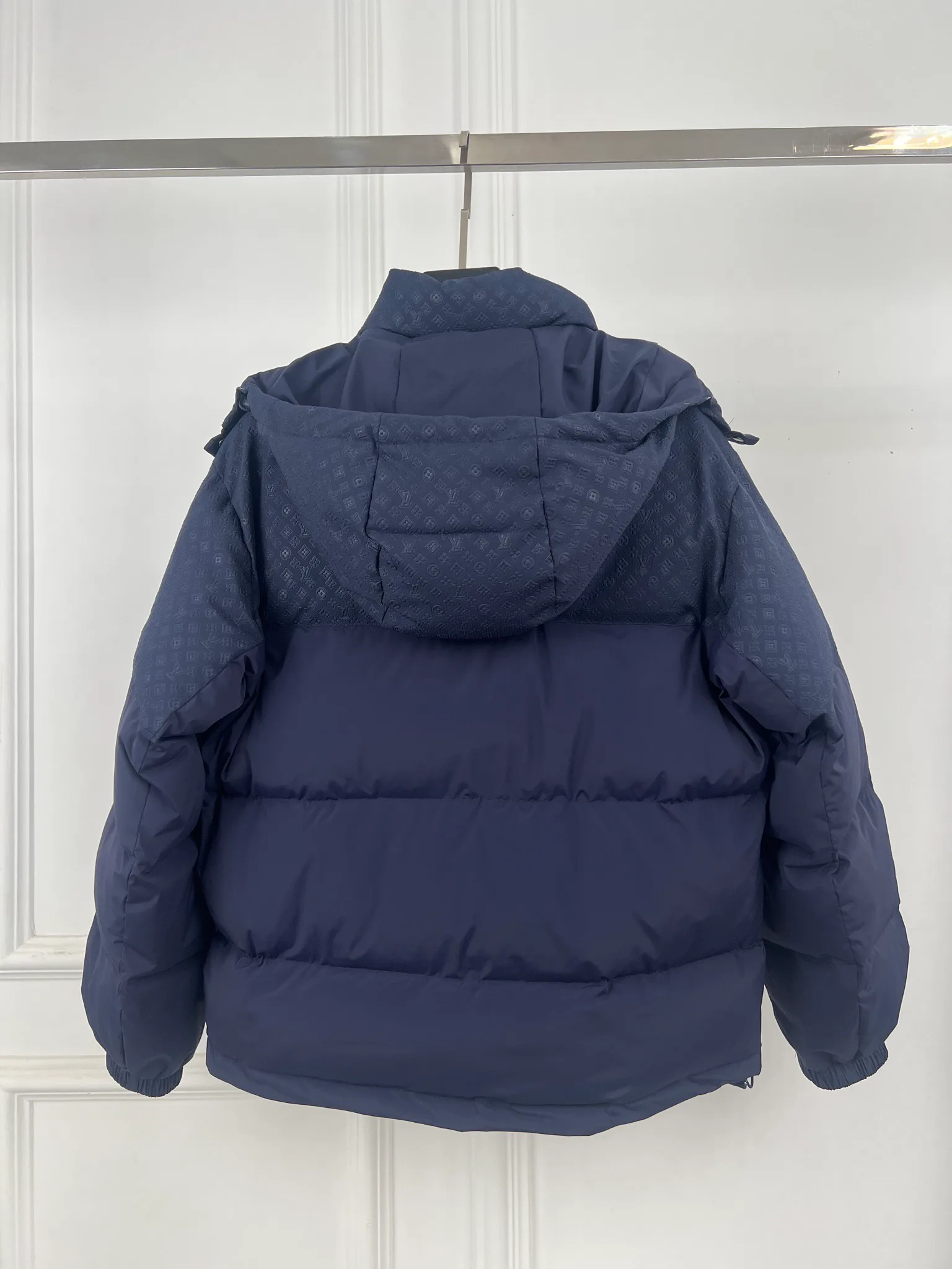 Куртки И Пуховики Женские Louis Vuitton 12842480