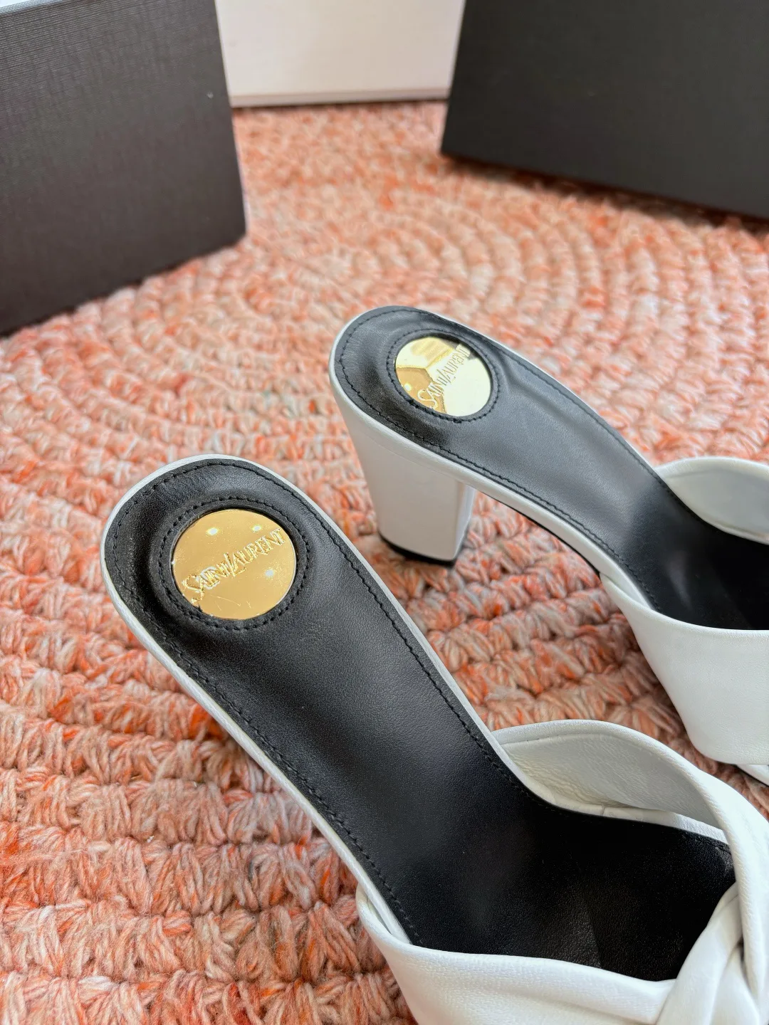 Босоножки Женские Saint Laurent 11770259