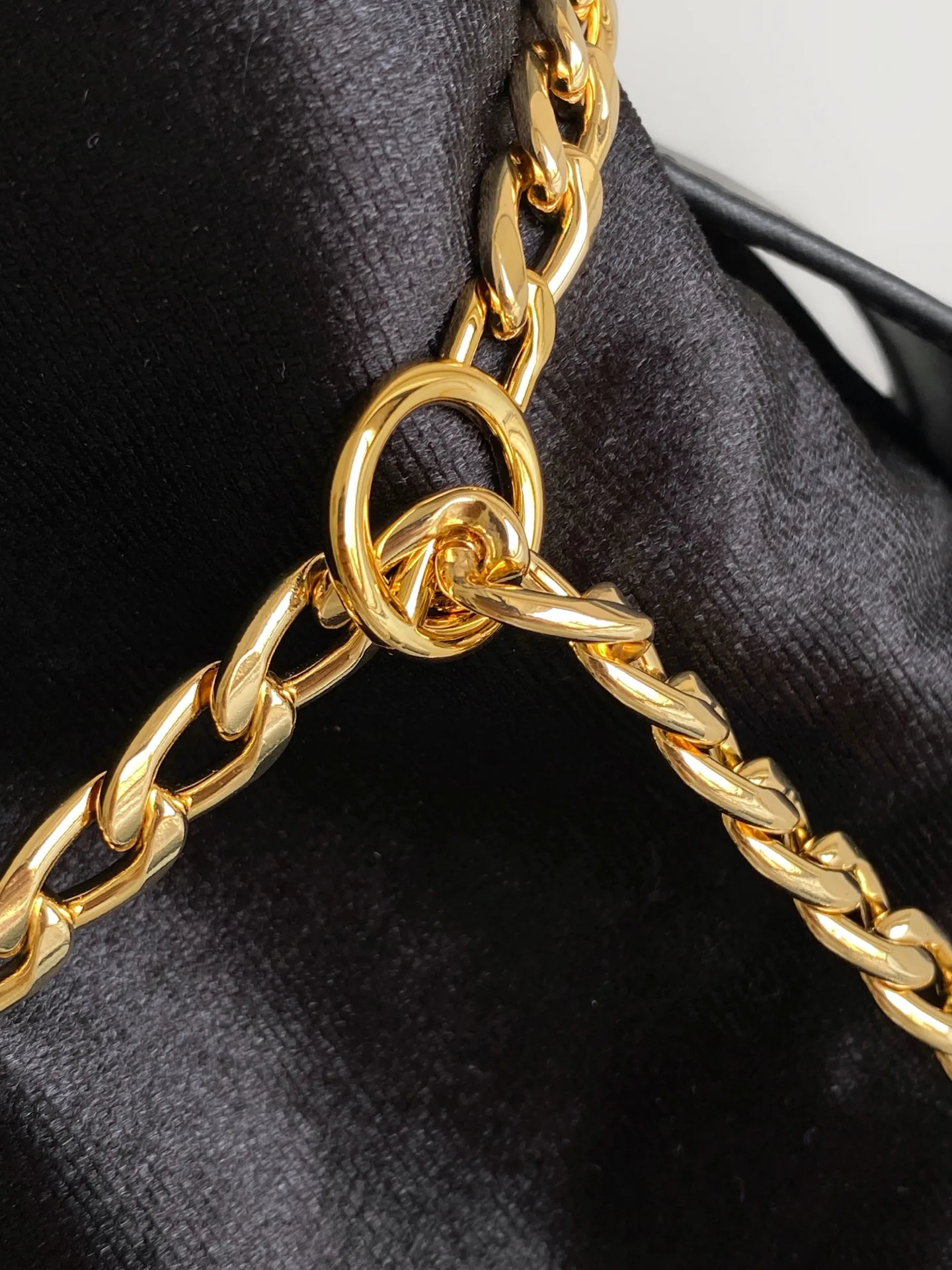 Классические Сумки Женские Prada 13368501