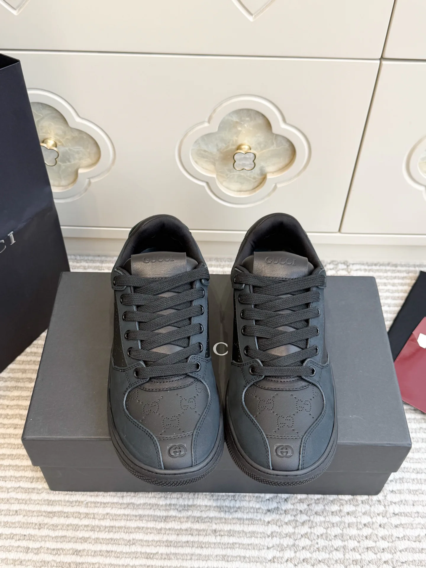 Кроссовки Женские Gucci 18738048