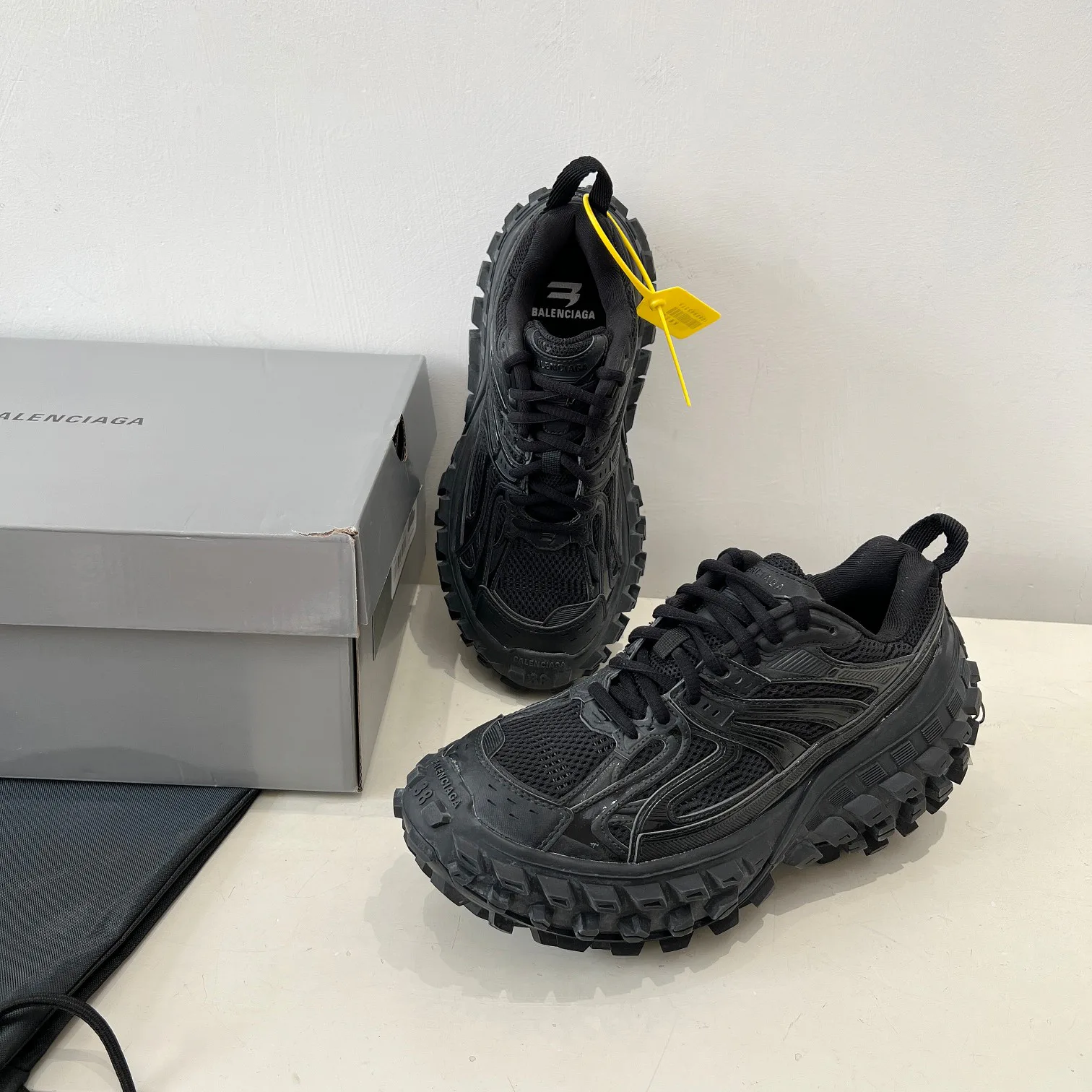 Кроссовки Женские Balenciaga 6428063