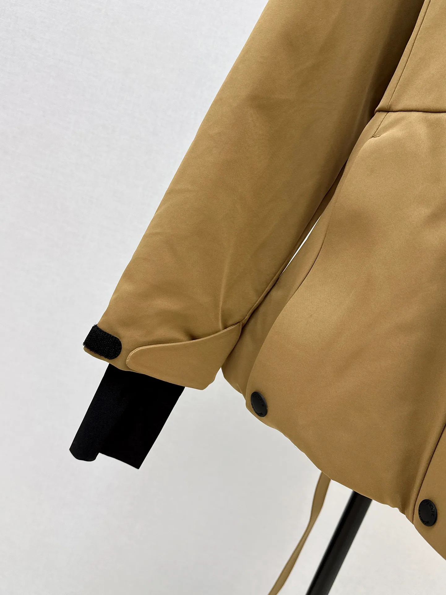 Куртки И Пуховики Женские Moncler 19100485
