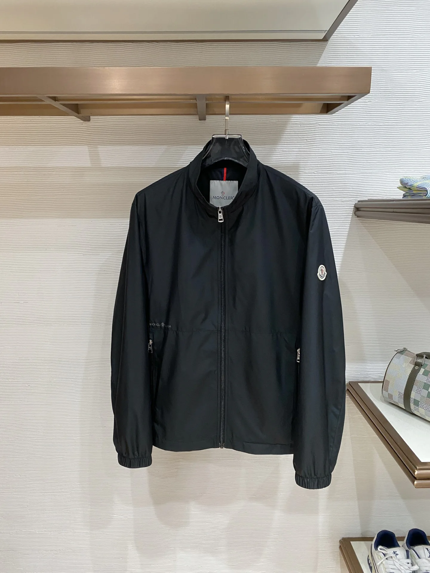 Куртки И Пуховики Мужские Moncler 10815801