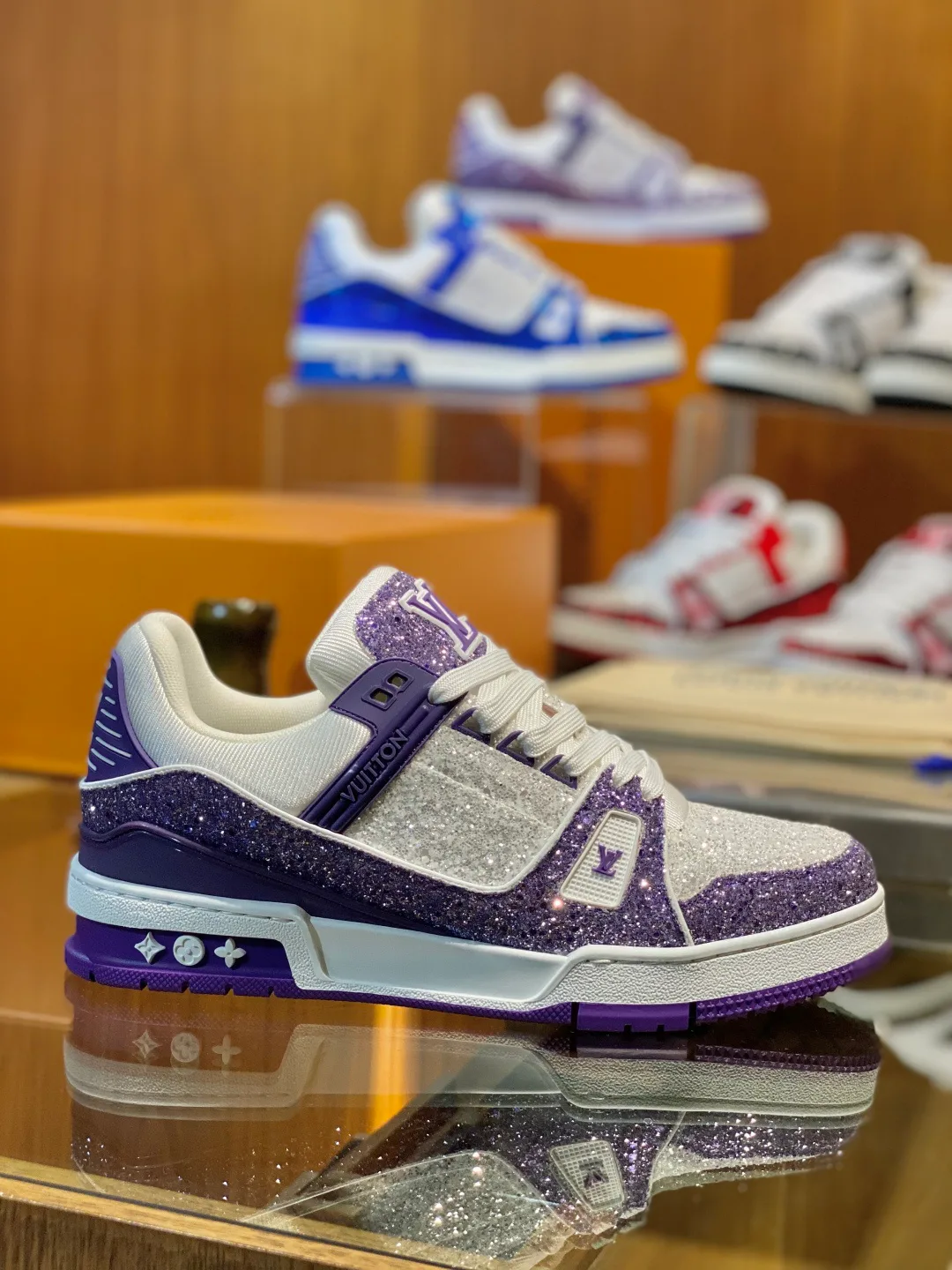 Кроссовки Женские Louis Vuitton 10383692