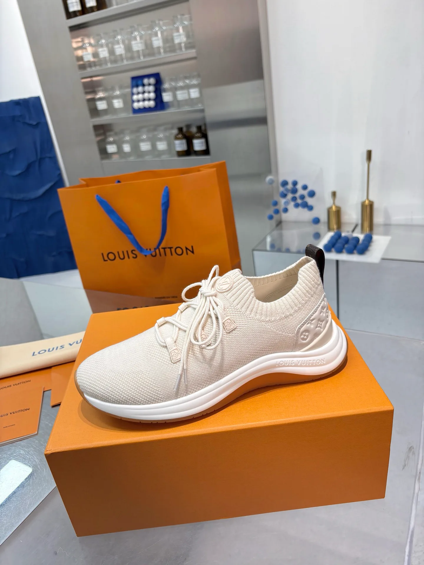 Кроссовки Женские Louis Vuitton 18055132