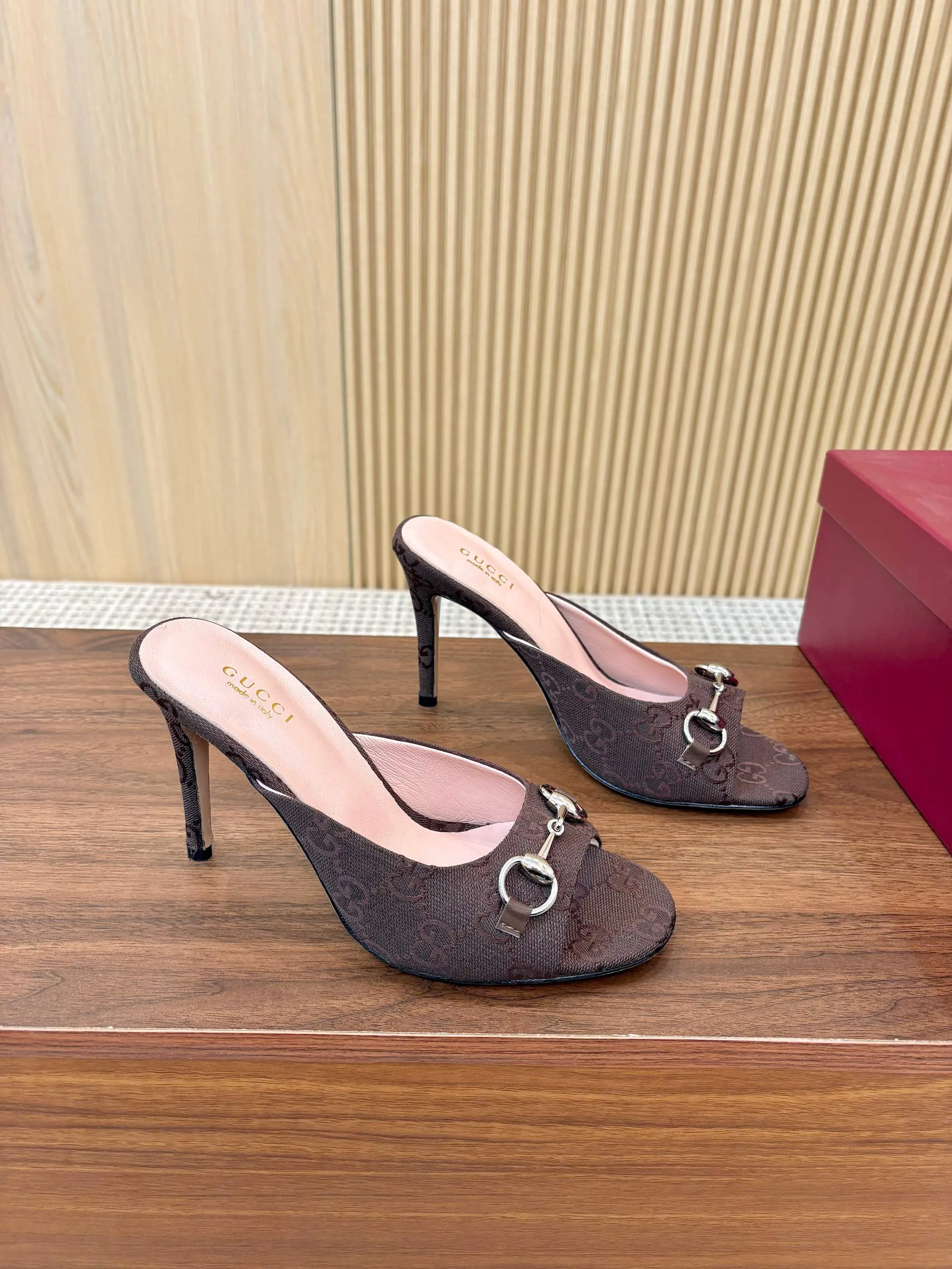 Босоножки Женские Gucci 11529296