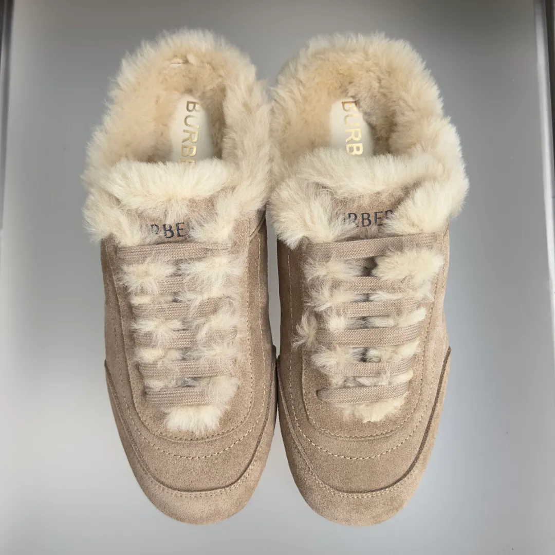 Кроссовки Женские Burberry 18719372