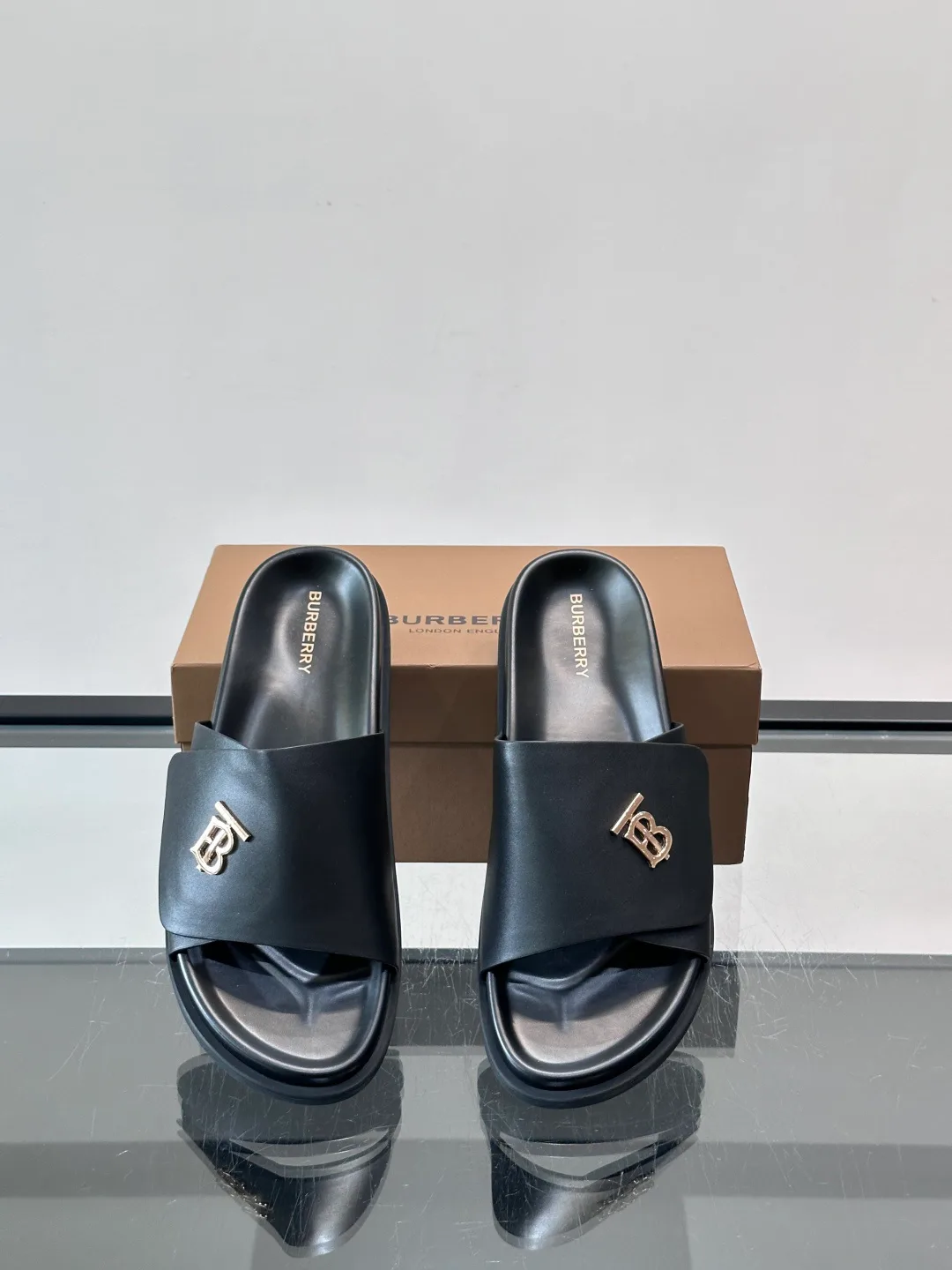 Сандалии Мужские Burberry 13452917