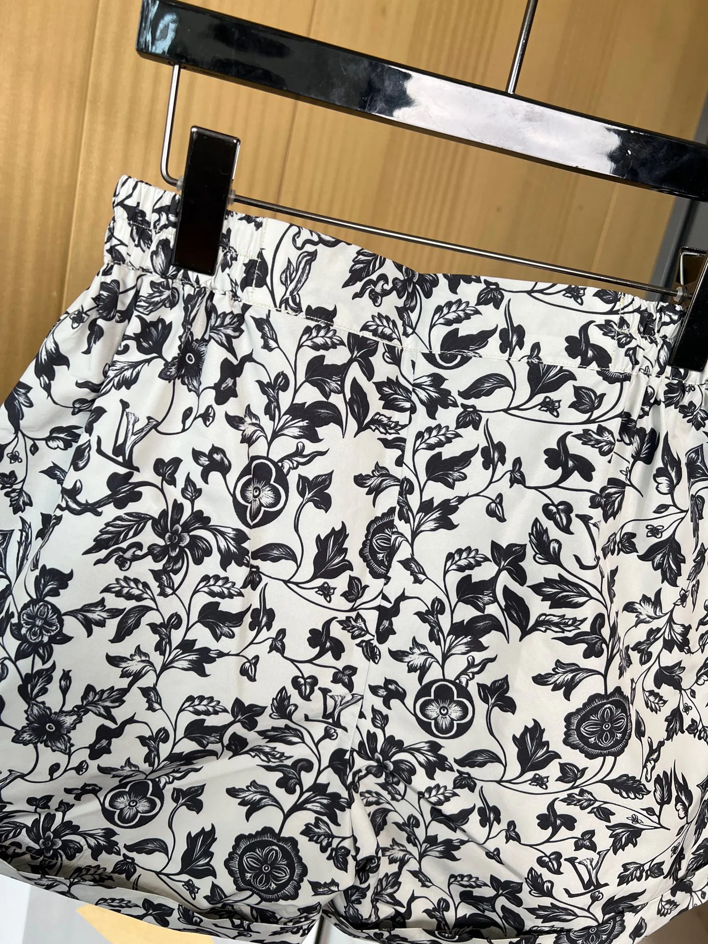 Шорты Женские Louis Vuitton 4363