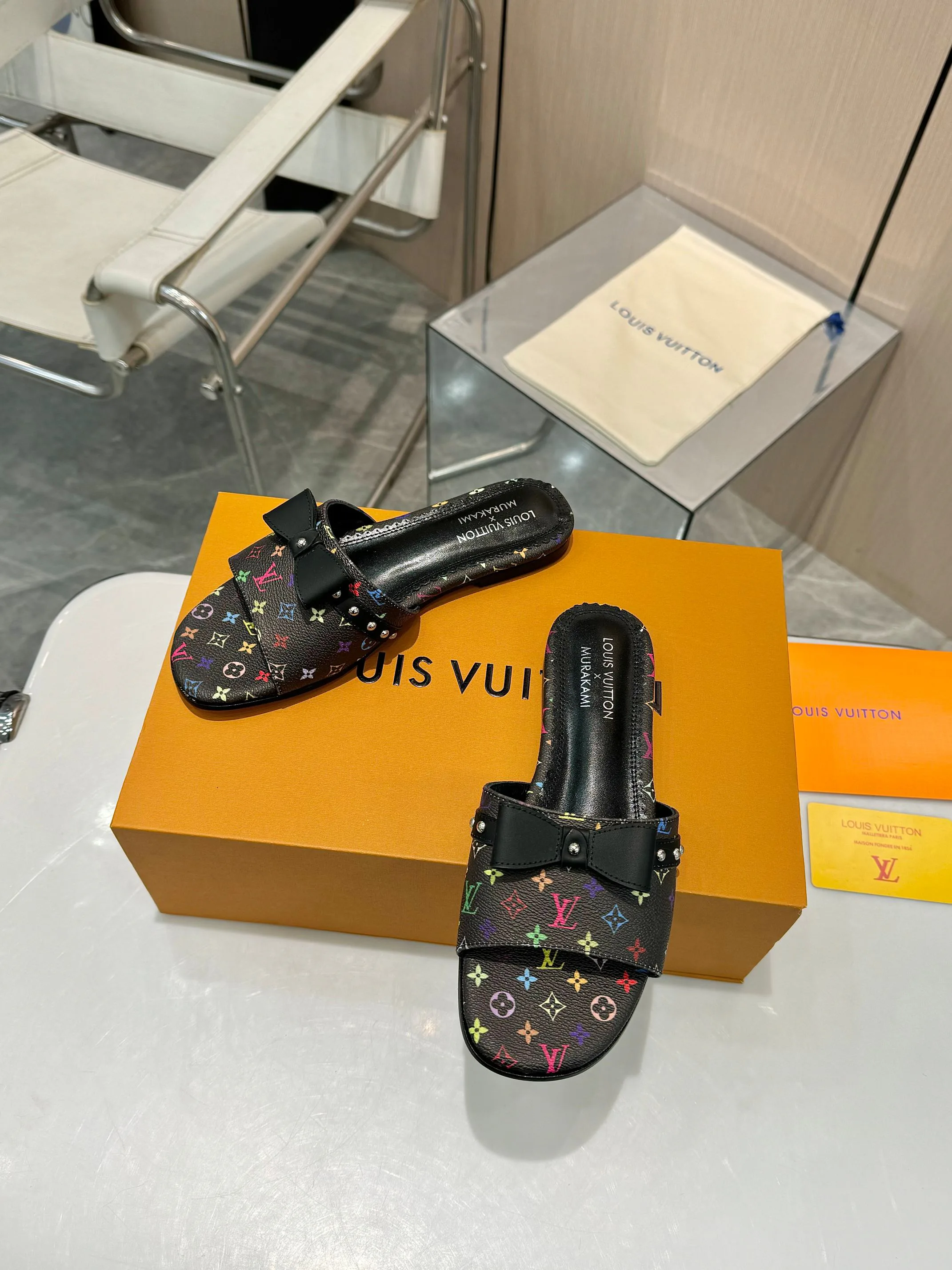 Шлепанцы Женские Louis Vuitton 19204