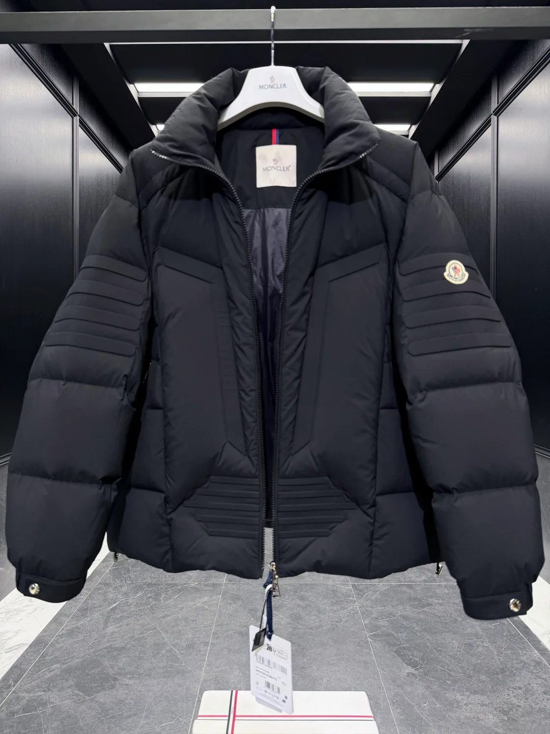 Куртки И Пуховики Мужские Moncler 867101