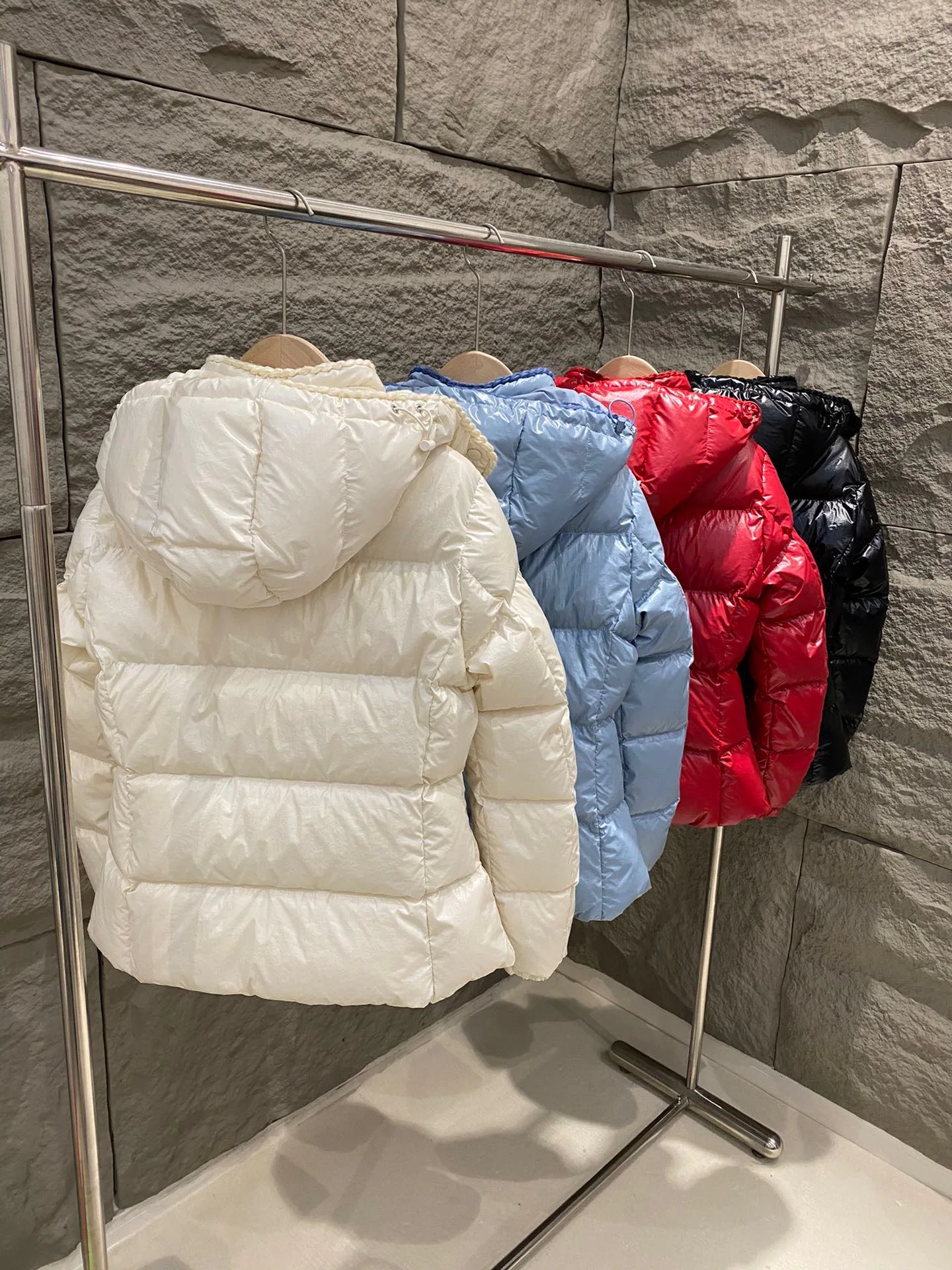 Куртки И Пуховики Женские Moncler 18326244