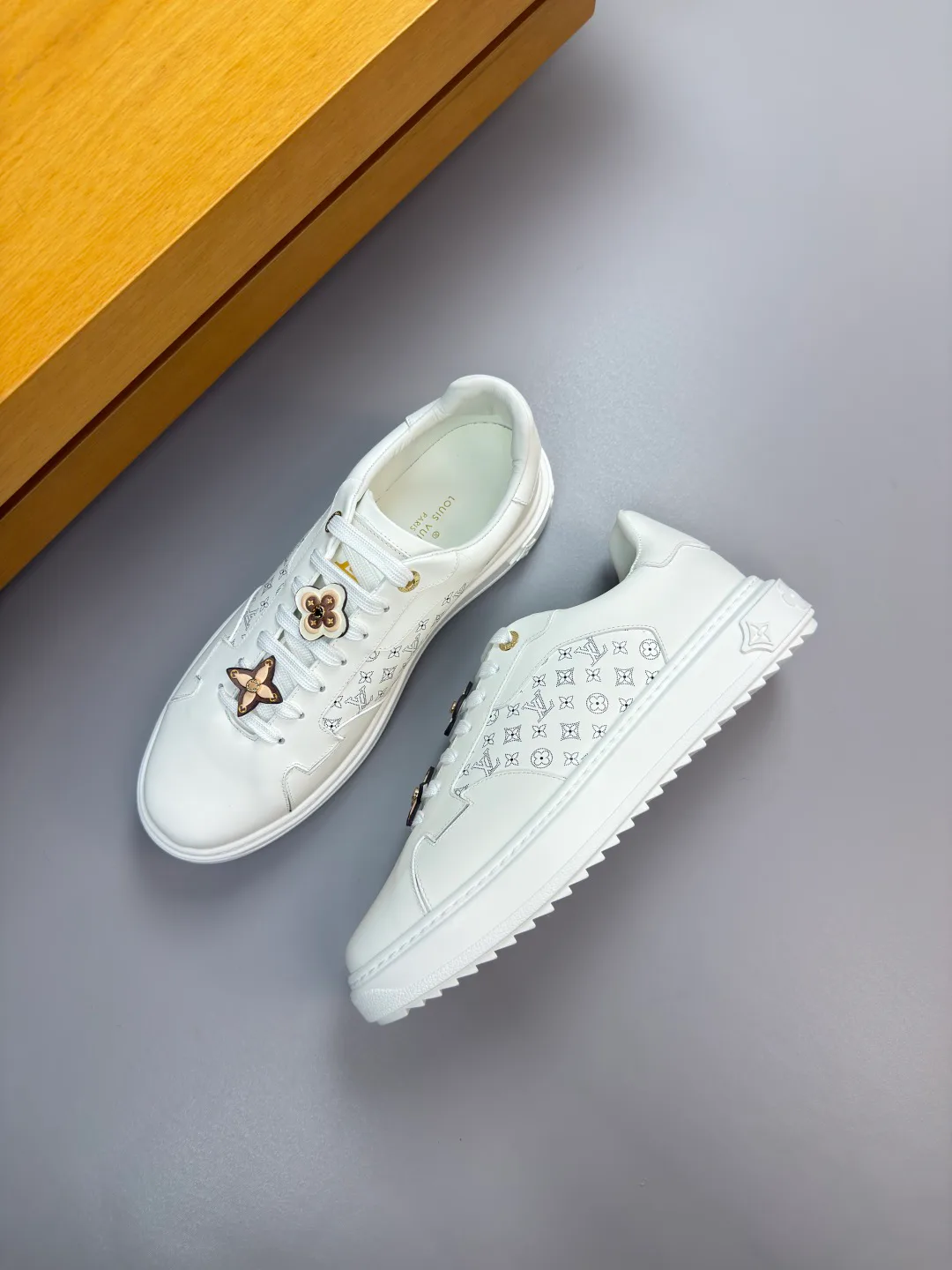 Кроссовки Женские Louis Vuitton 2652653