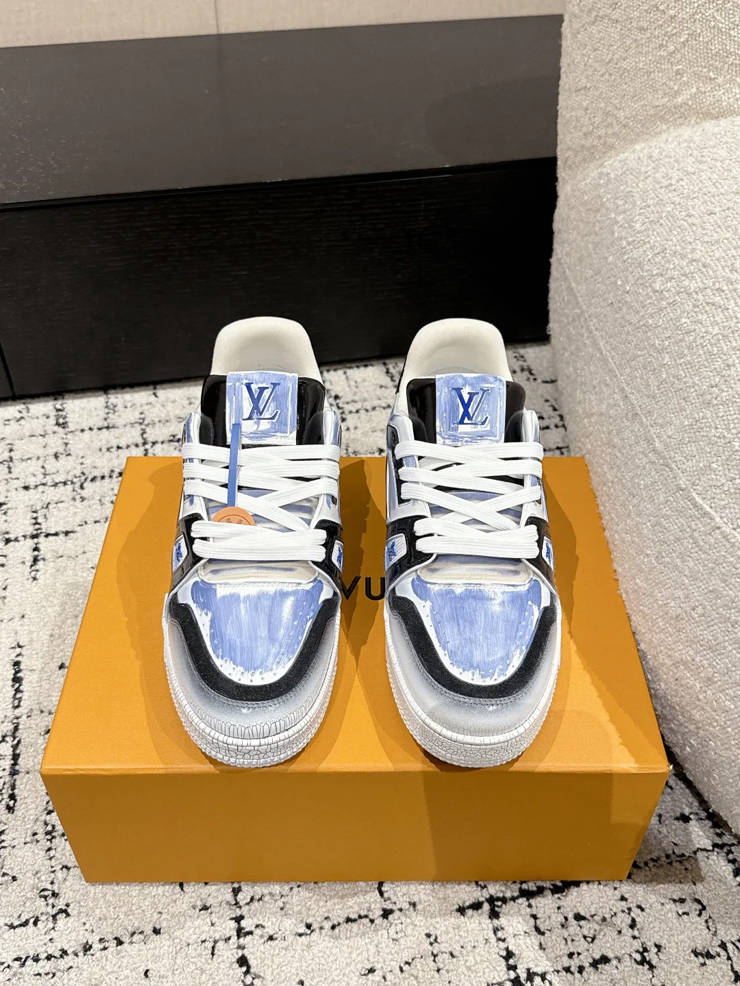 Кроссовки Женские Louis Vuitton 18326