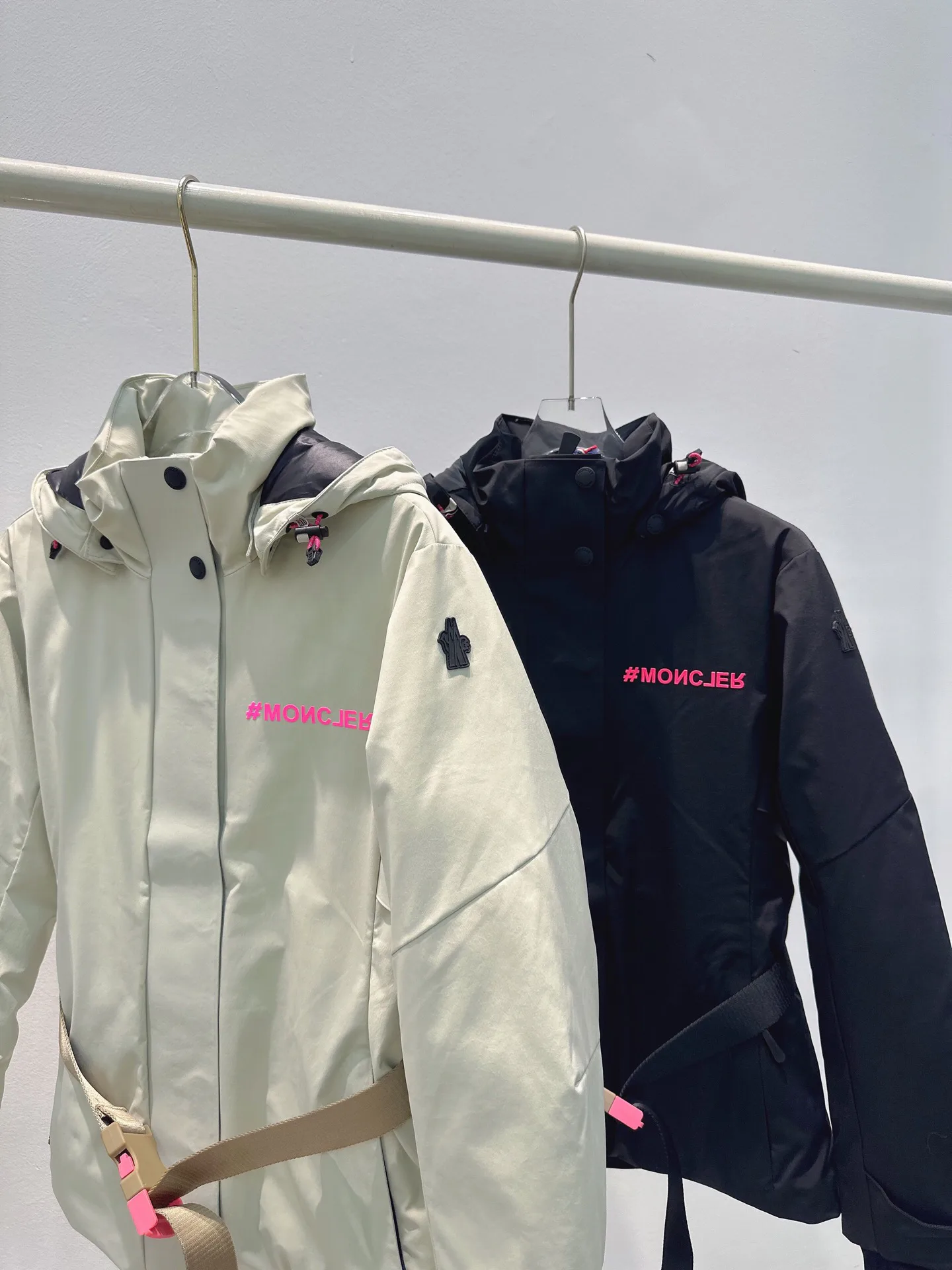 Куртки И Пуховики Женские Moncler 18710223