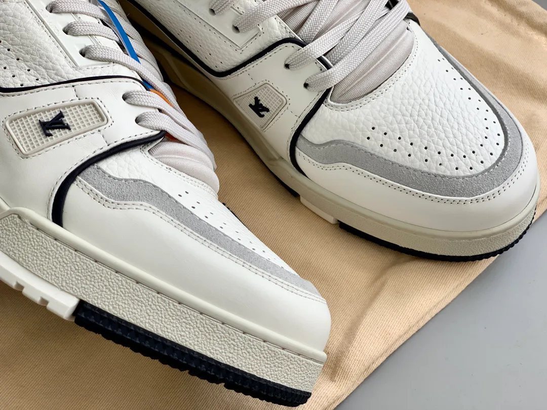 Кроссовки Женские Louis Vuitton 18014141