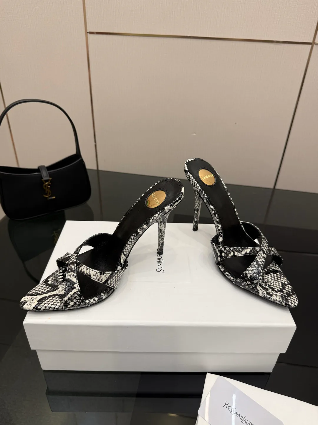 Босоножки Женские Saint Laurent 11409904