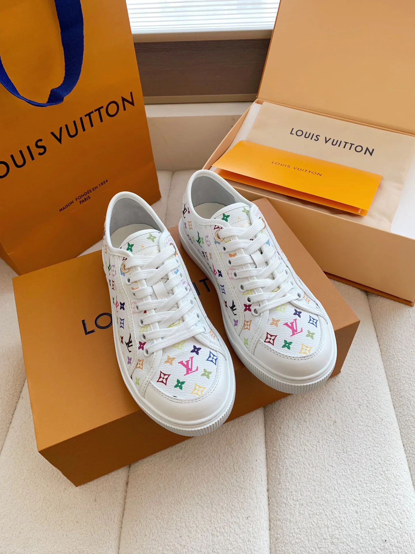 Кроссовки Женские Louis Vuitton 11876785