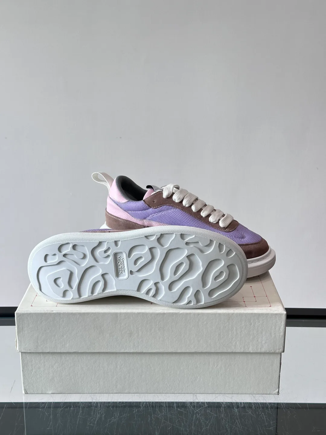 Кроссовки Женские Alexander Mcqueen 17799793