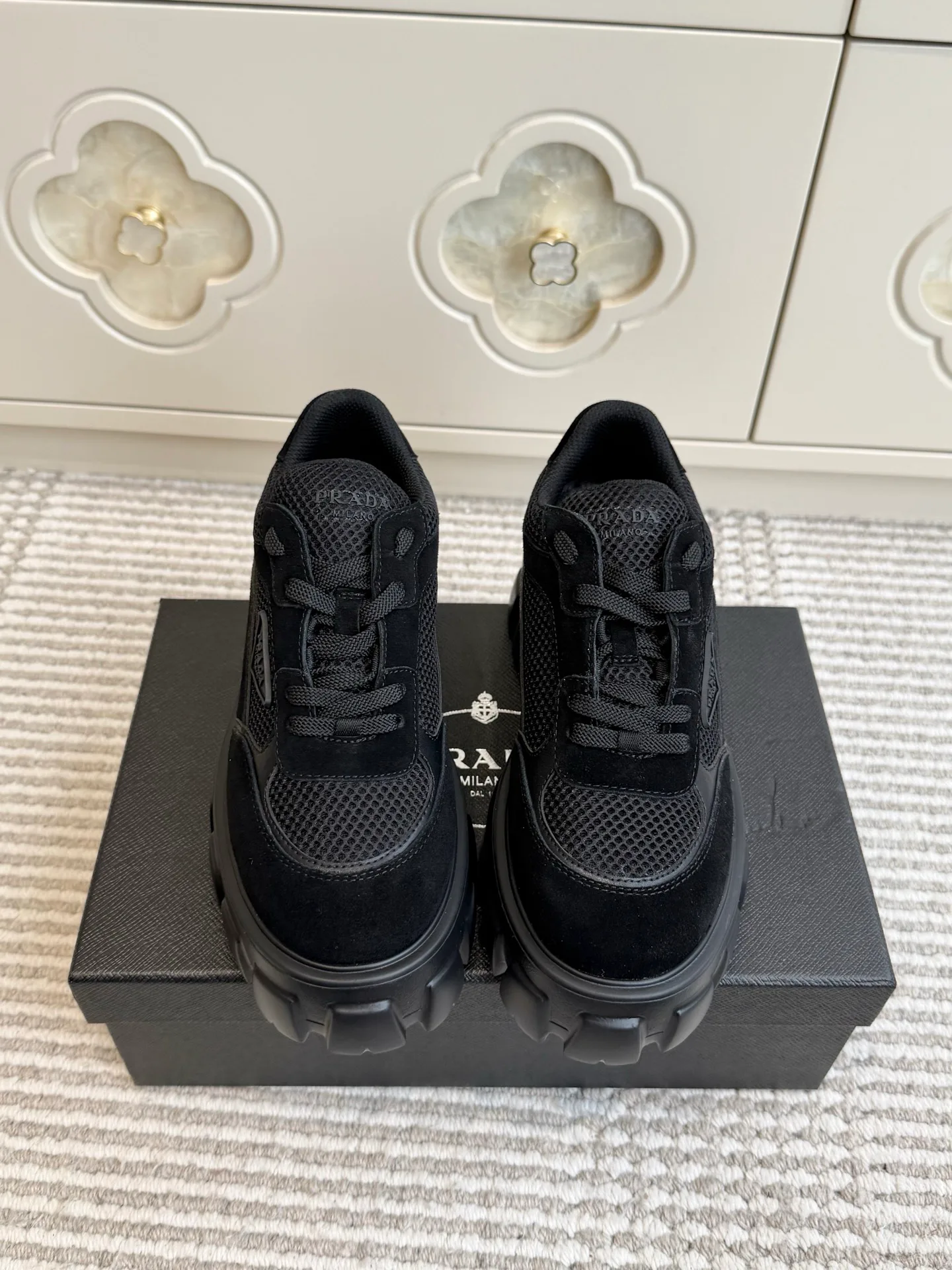 Кроссовки Женские Prada 18261279