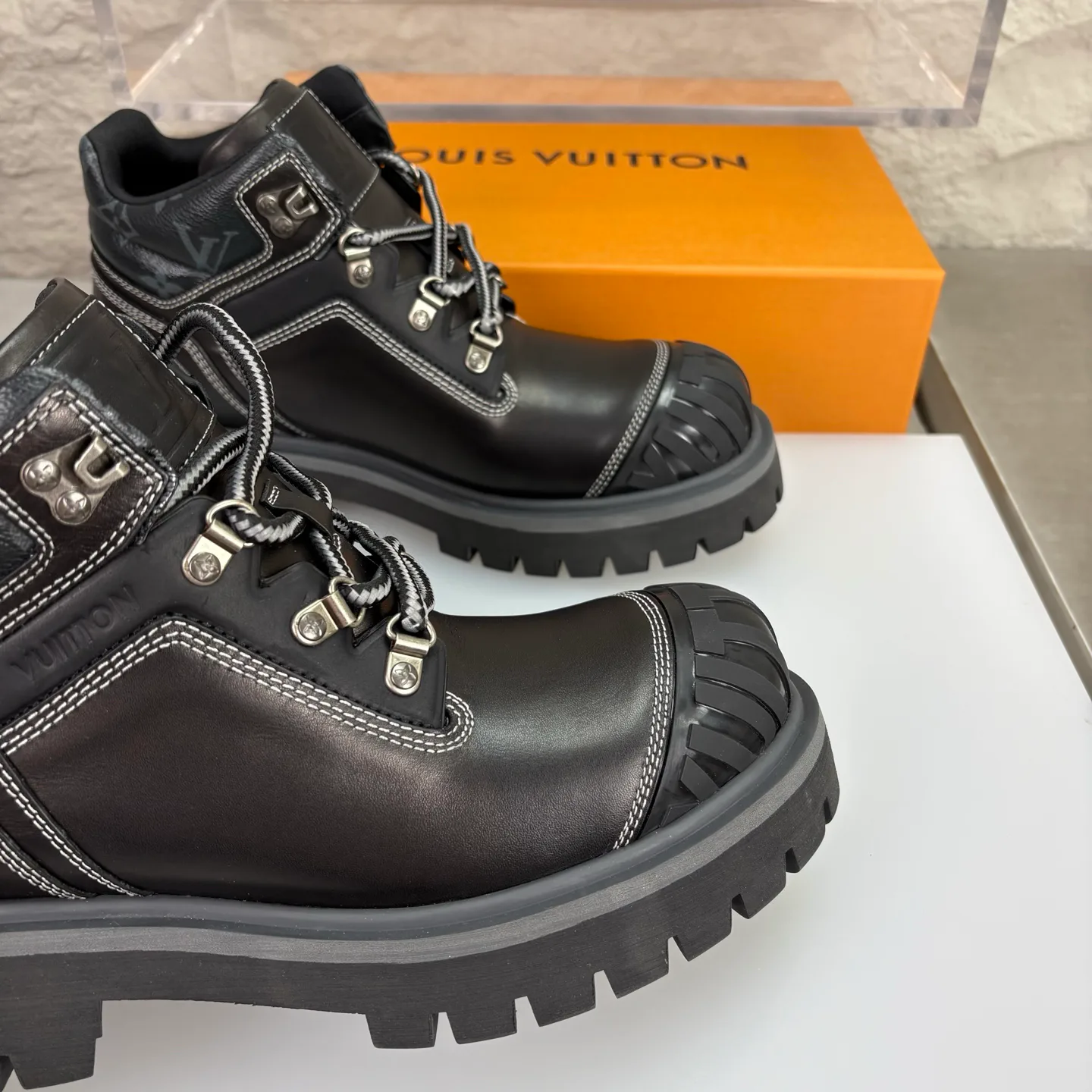 Ботинки Мужские Louis Vuitton 18719012