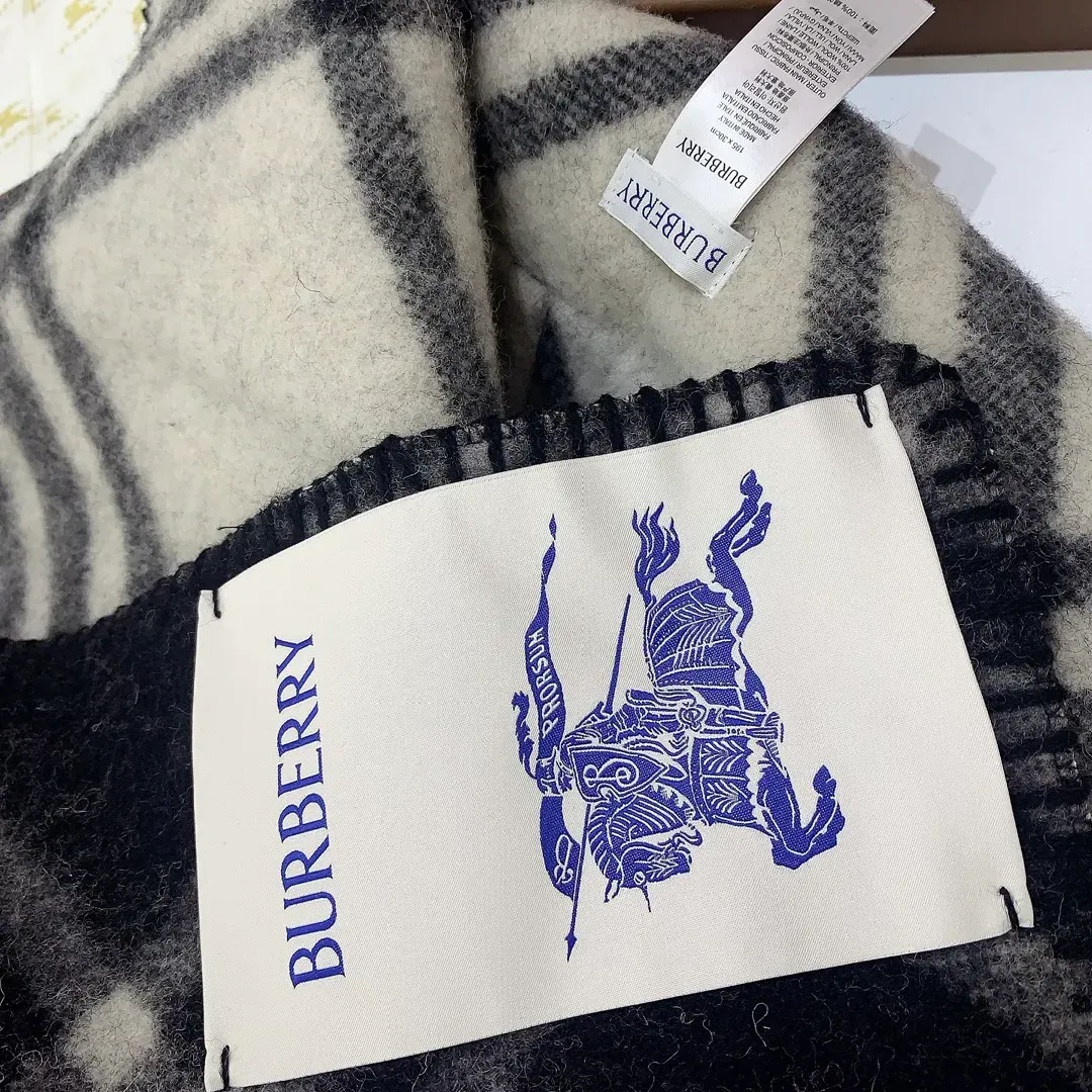 Шарфы Burberry 825886