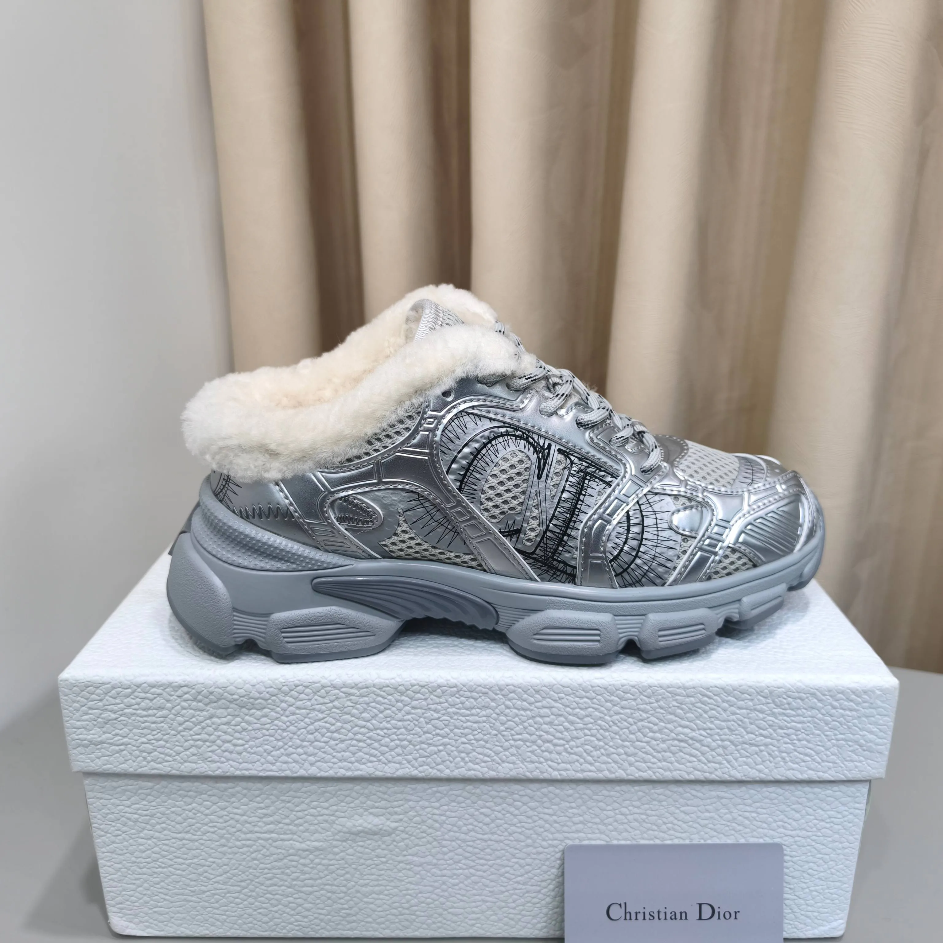 Кроссовки Женские Christian Dior 17988714