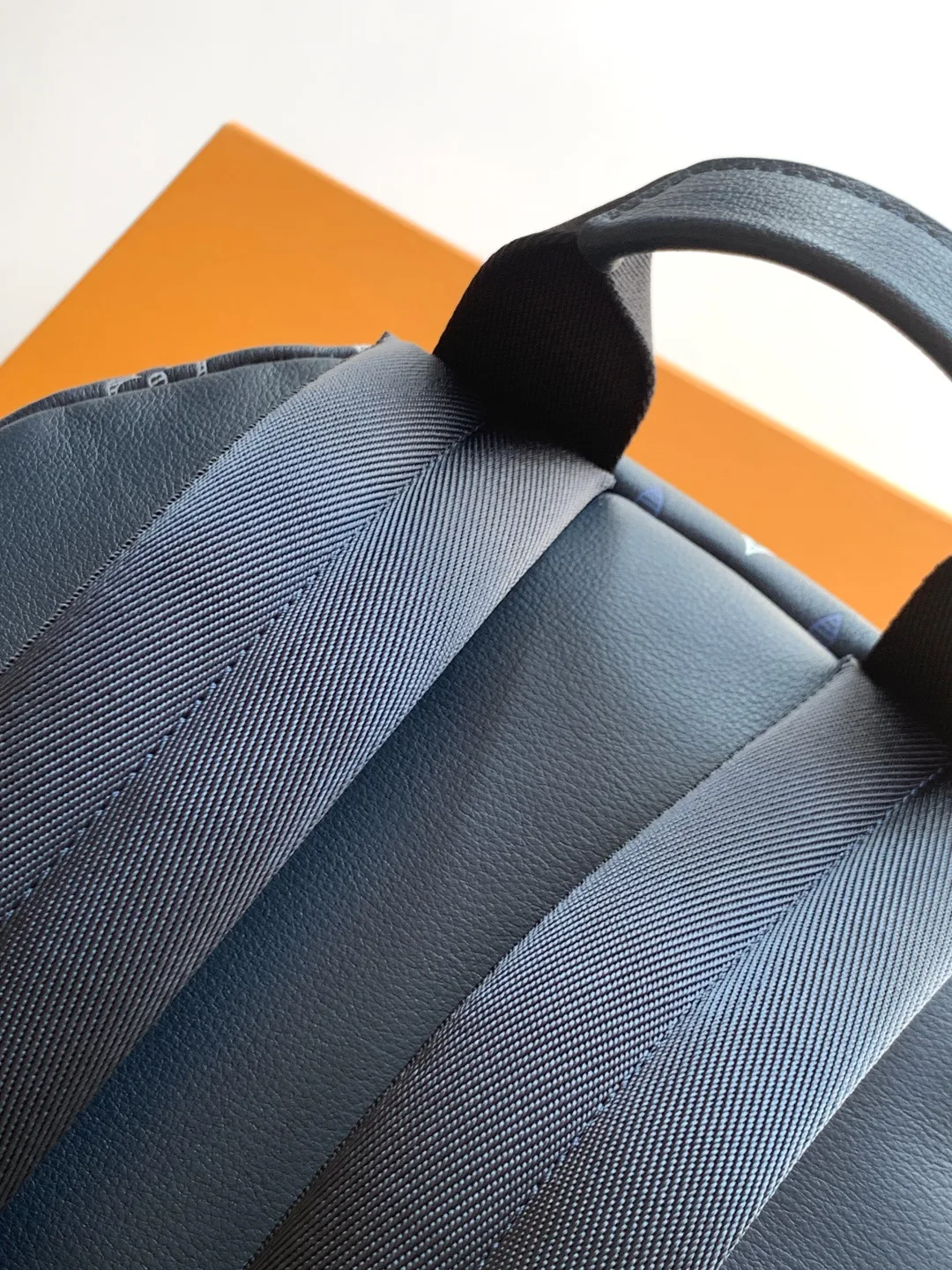 Рюкзаки Женские Louis Vuitton 18520896