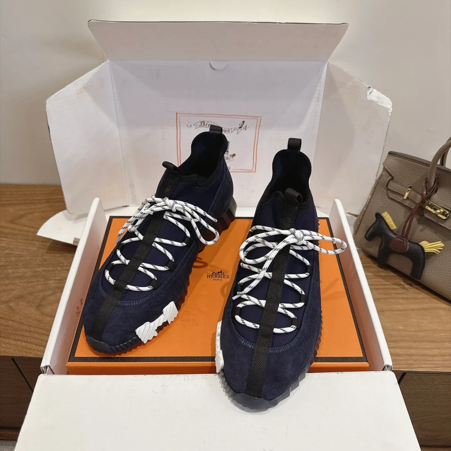 Кроссовки Женские Hermes 17946710